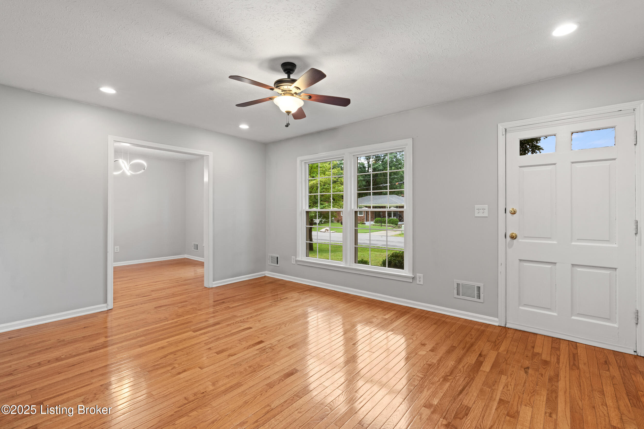 811 Girard Dr