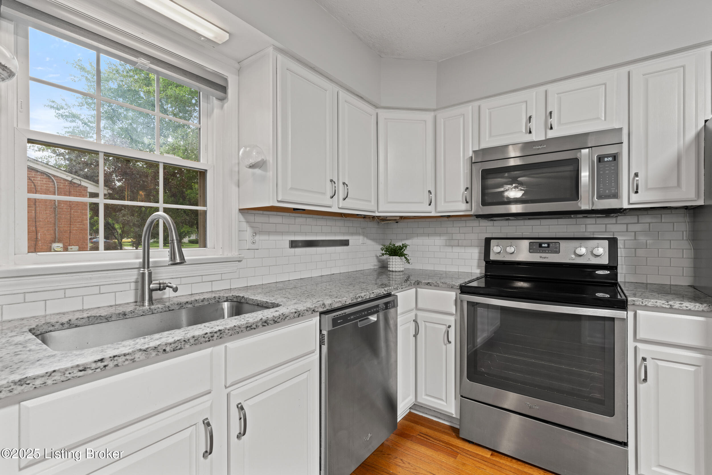 811 Girard Dr