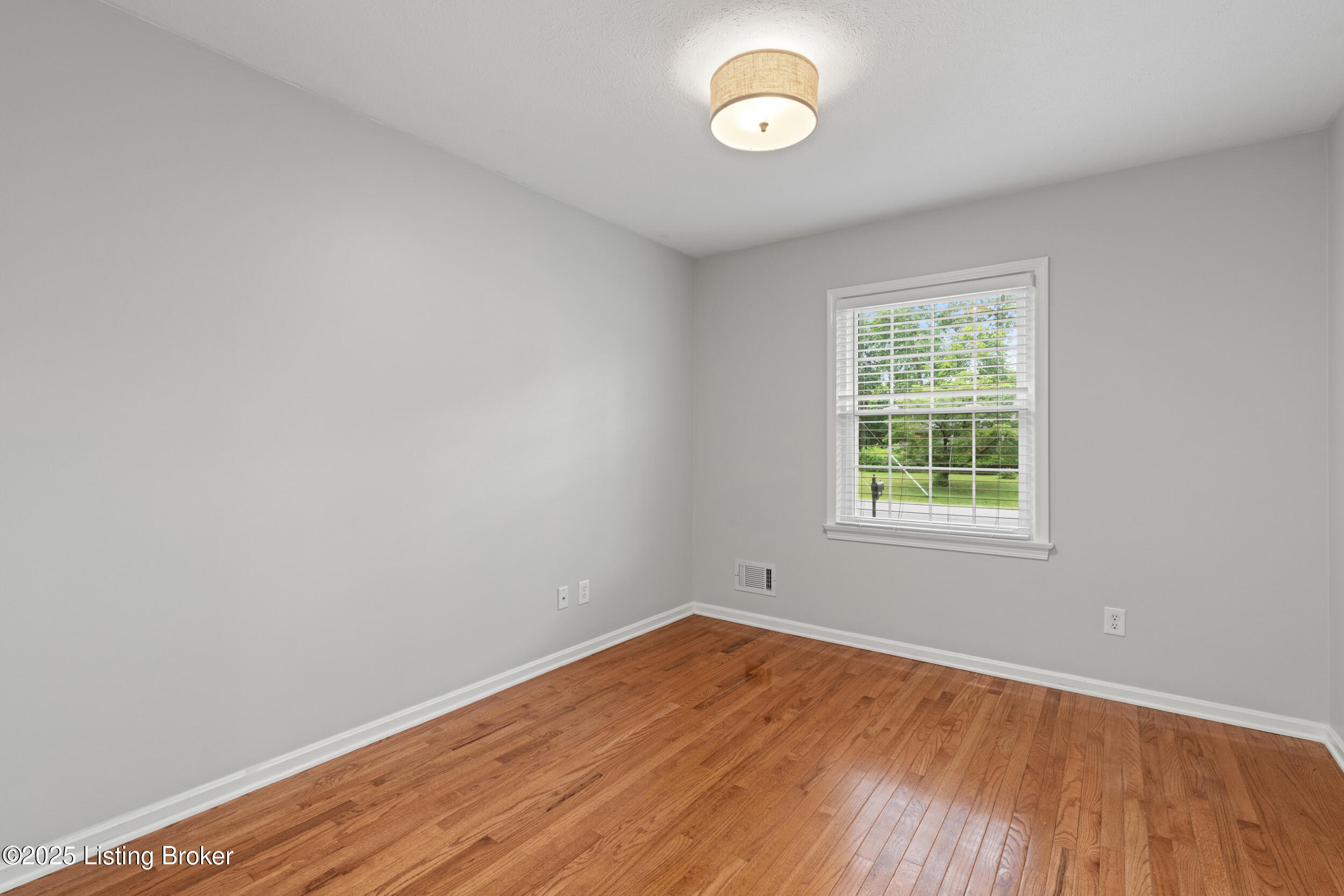 811 Girard Dr