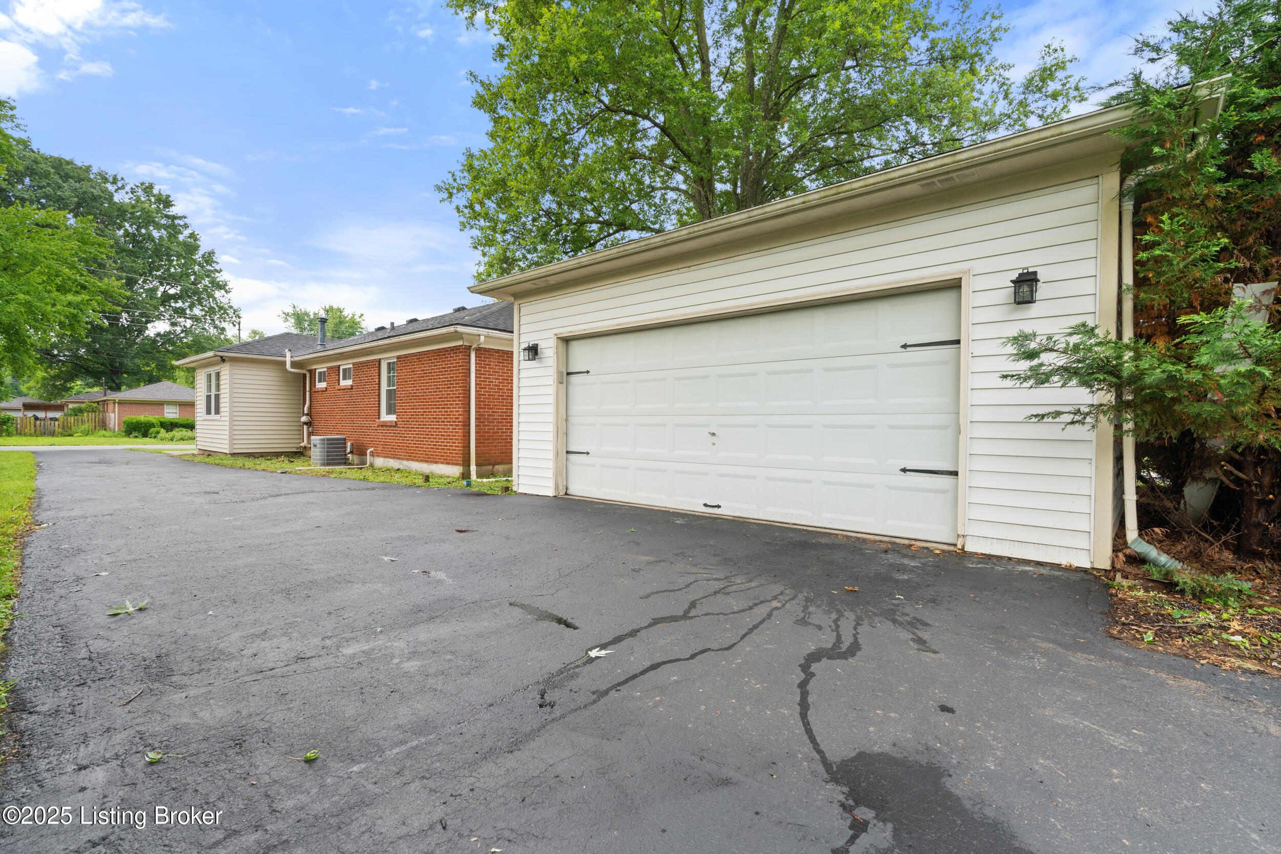811 Girard Dr