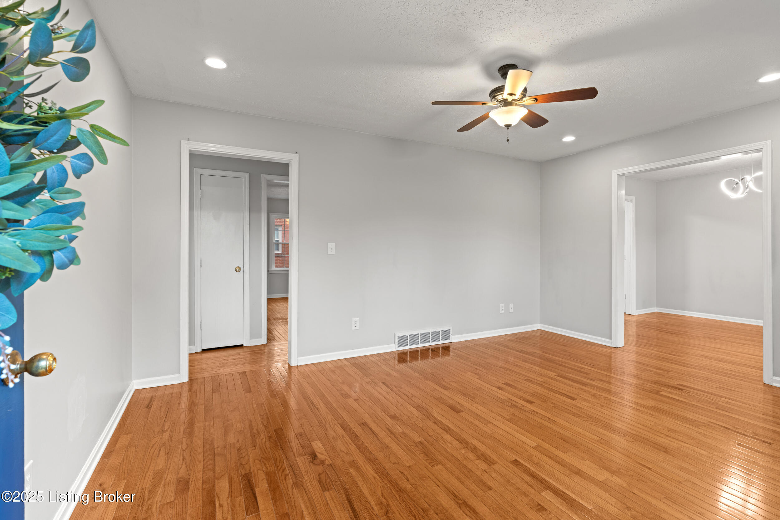 811 Girard Dr