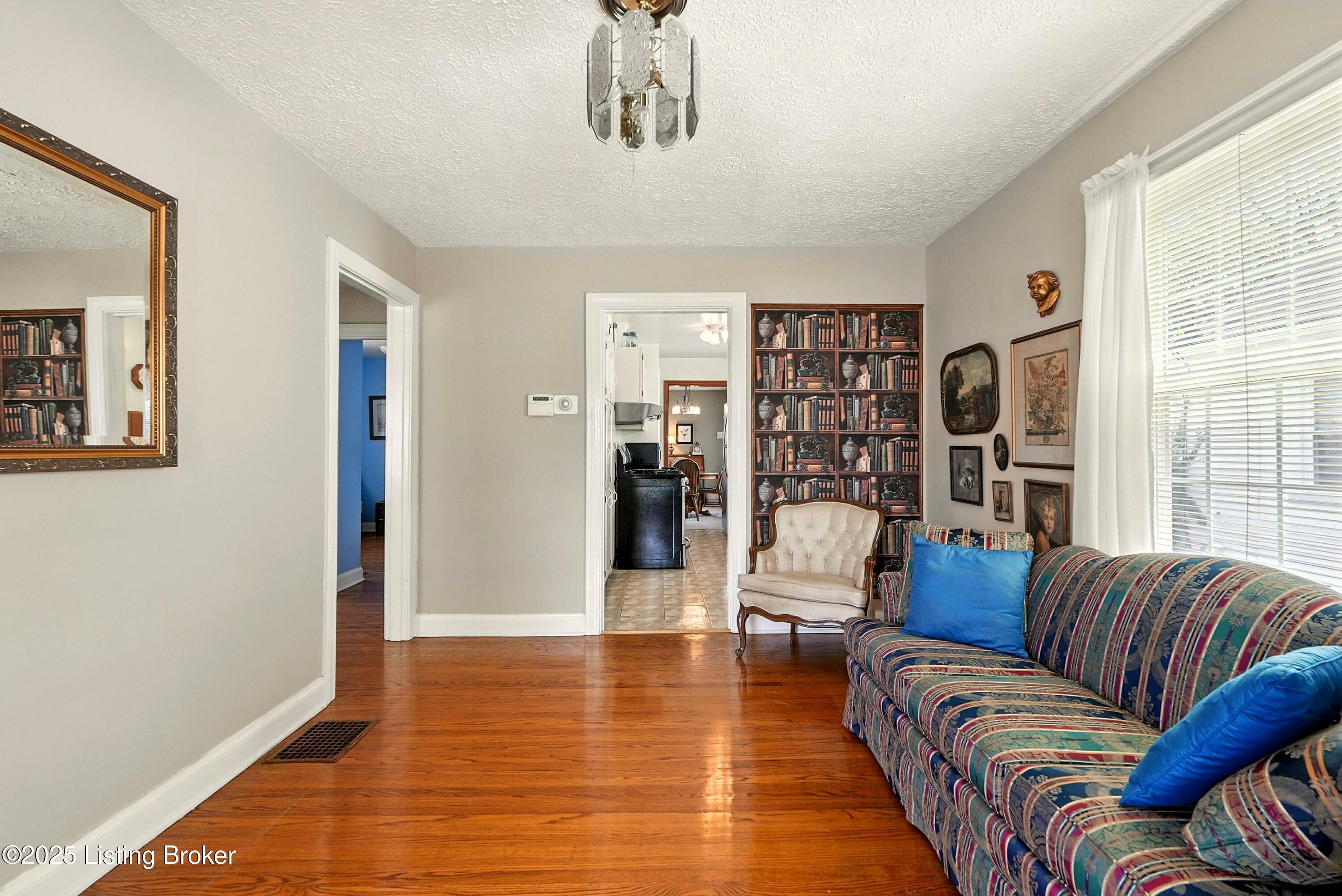 1341 Lillian Ave