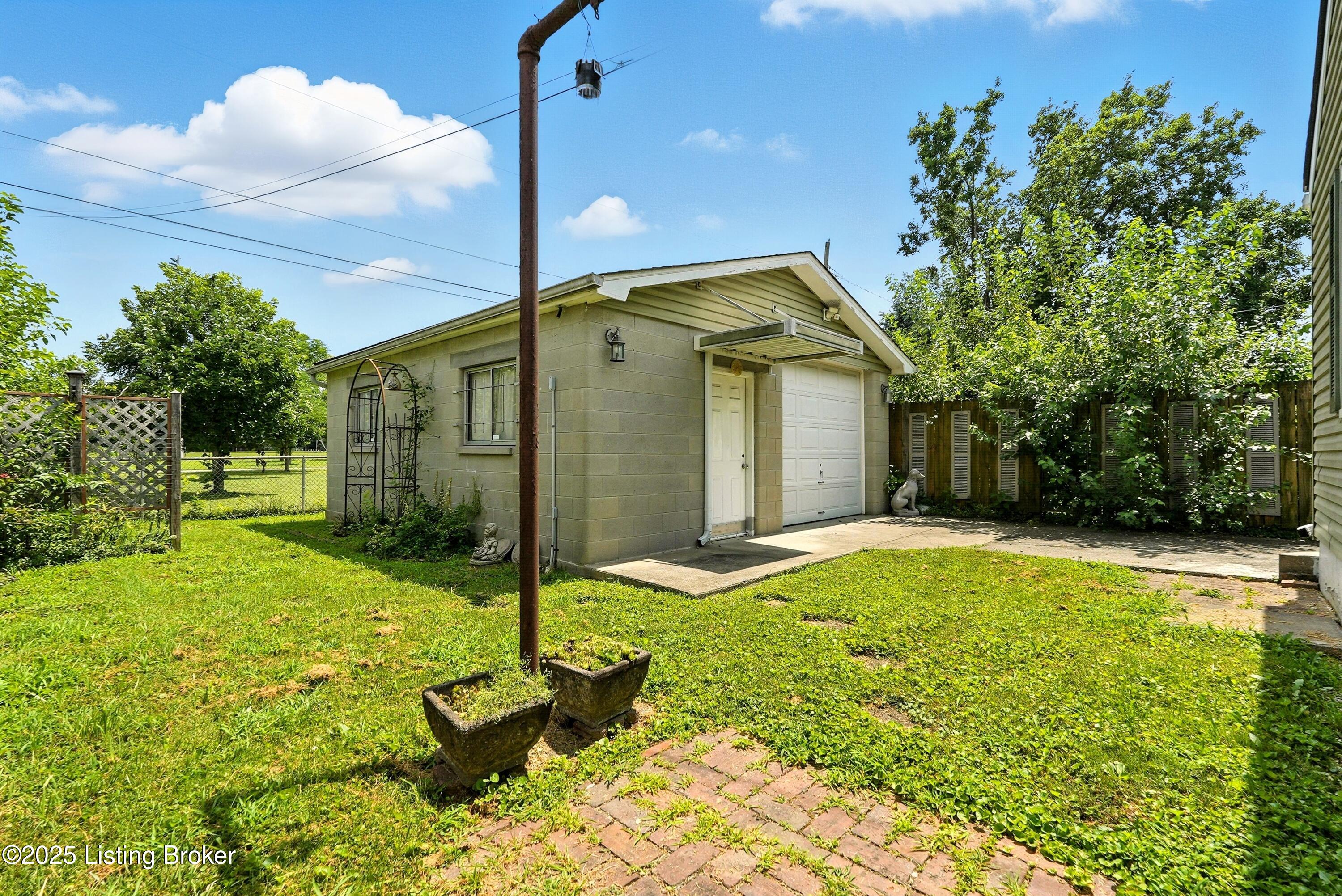 1341 Lillian Ave