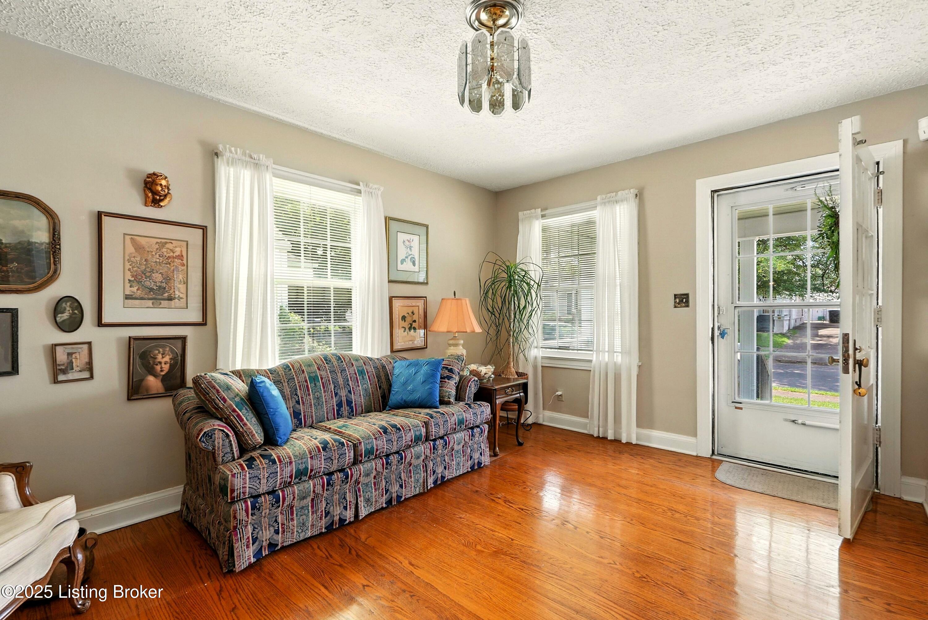 1341 Lillian Ave