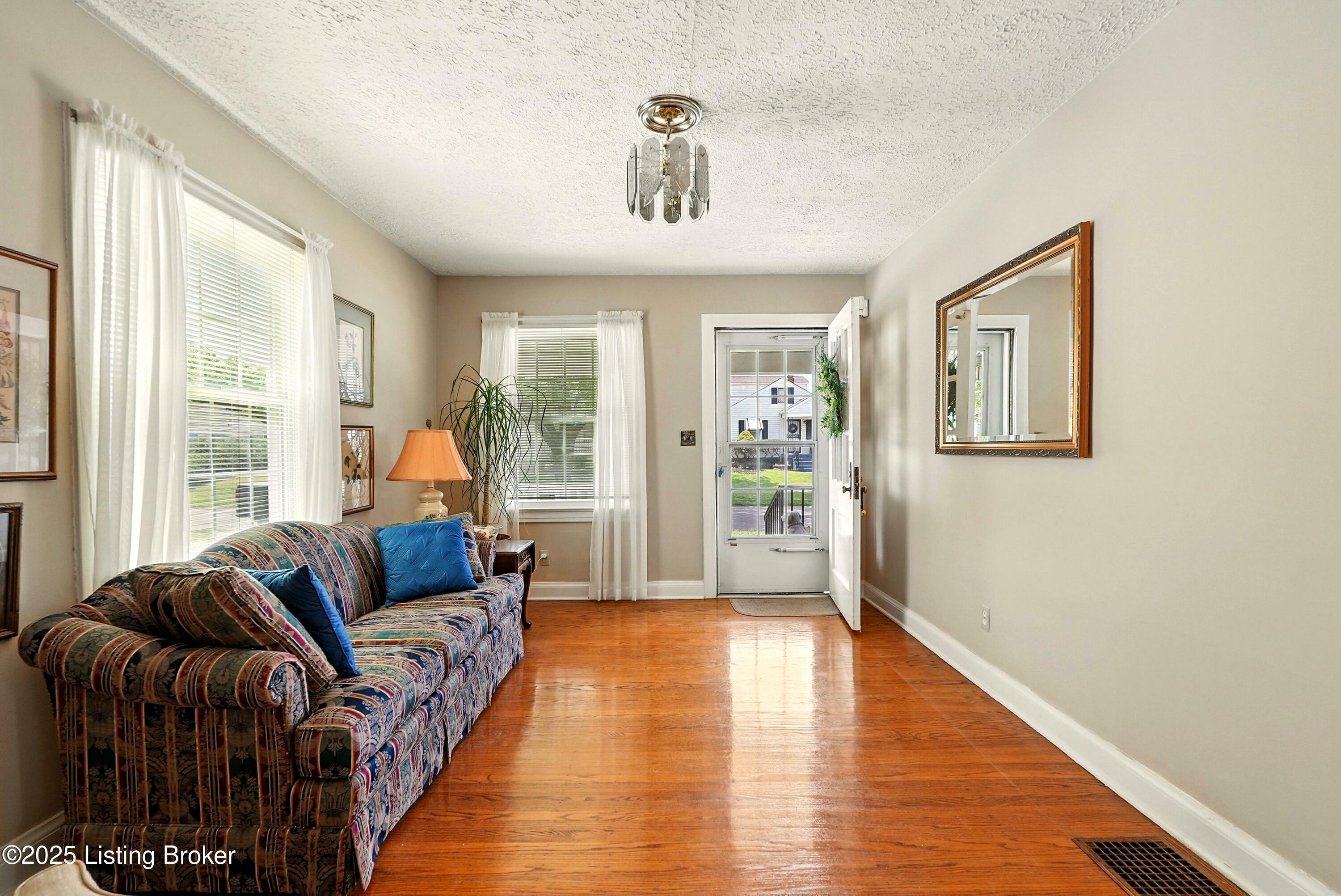 1341 Lillian Ave