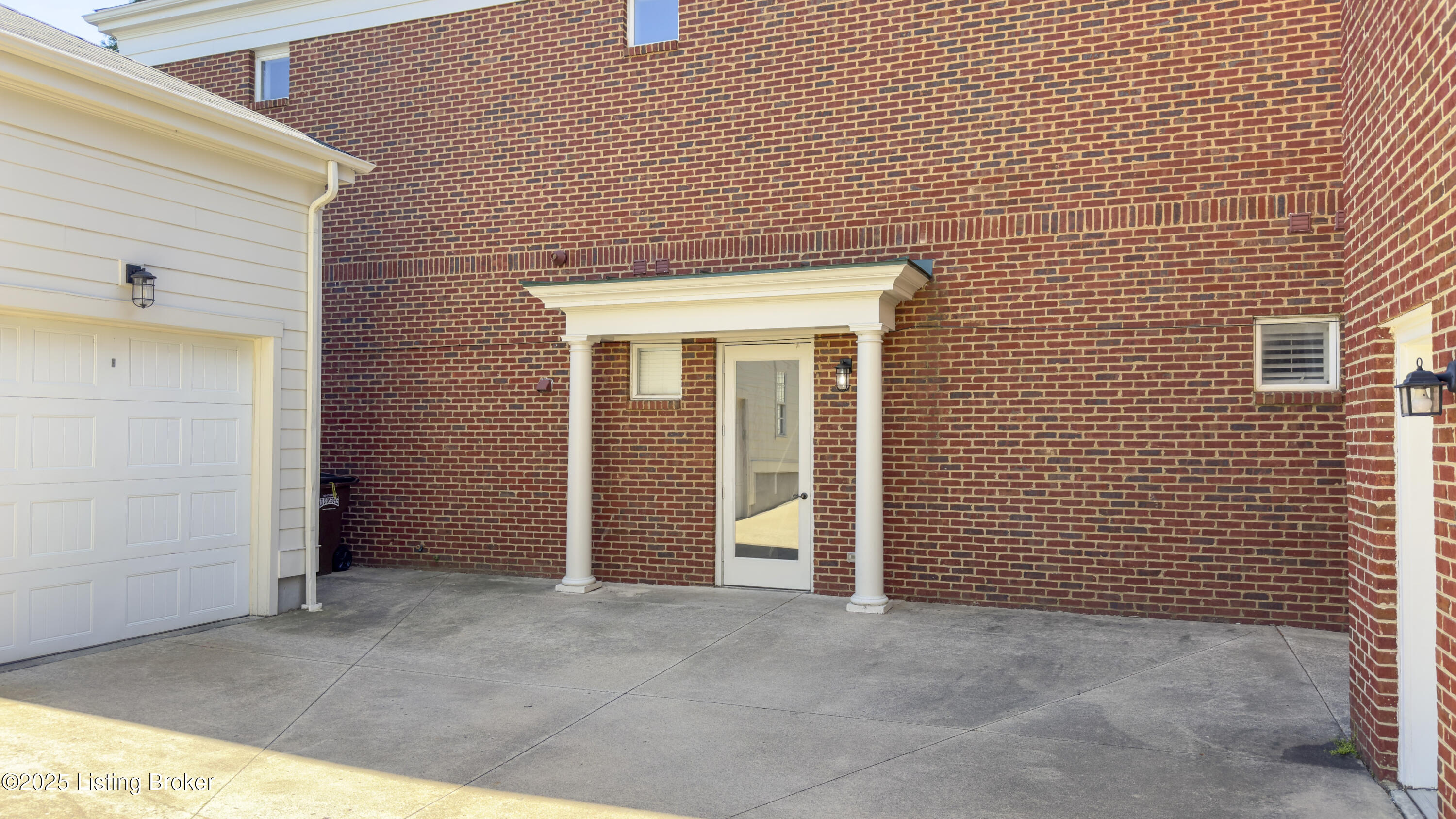 9201 Dayflower St 101