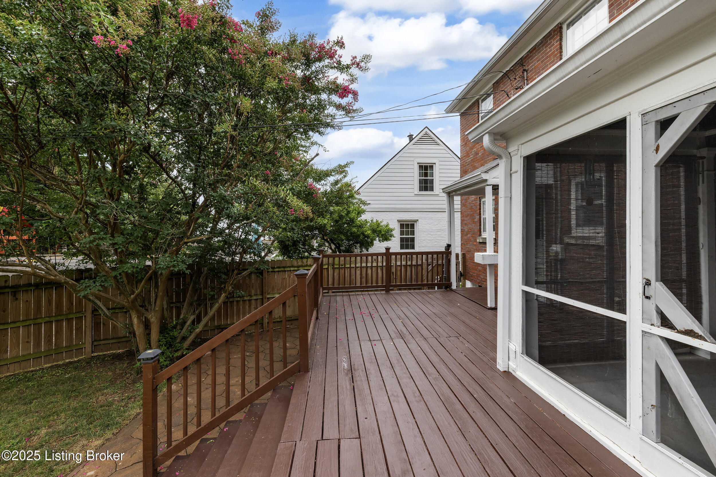 2214 Winston Ave