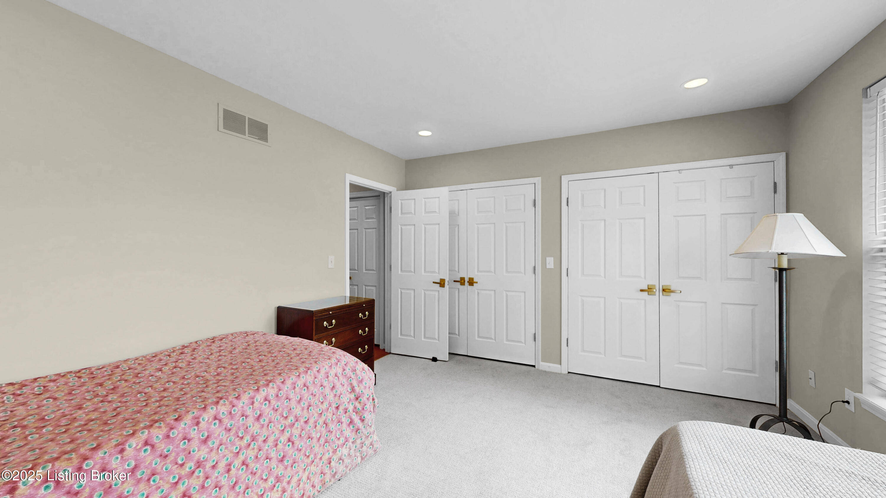 419 Village Lake Dr