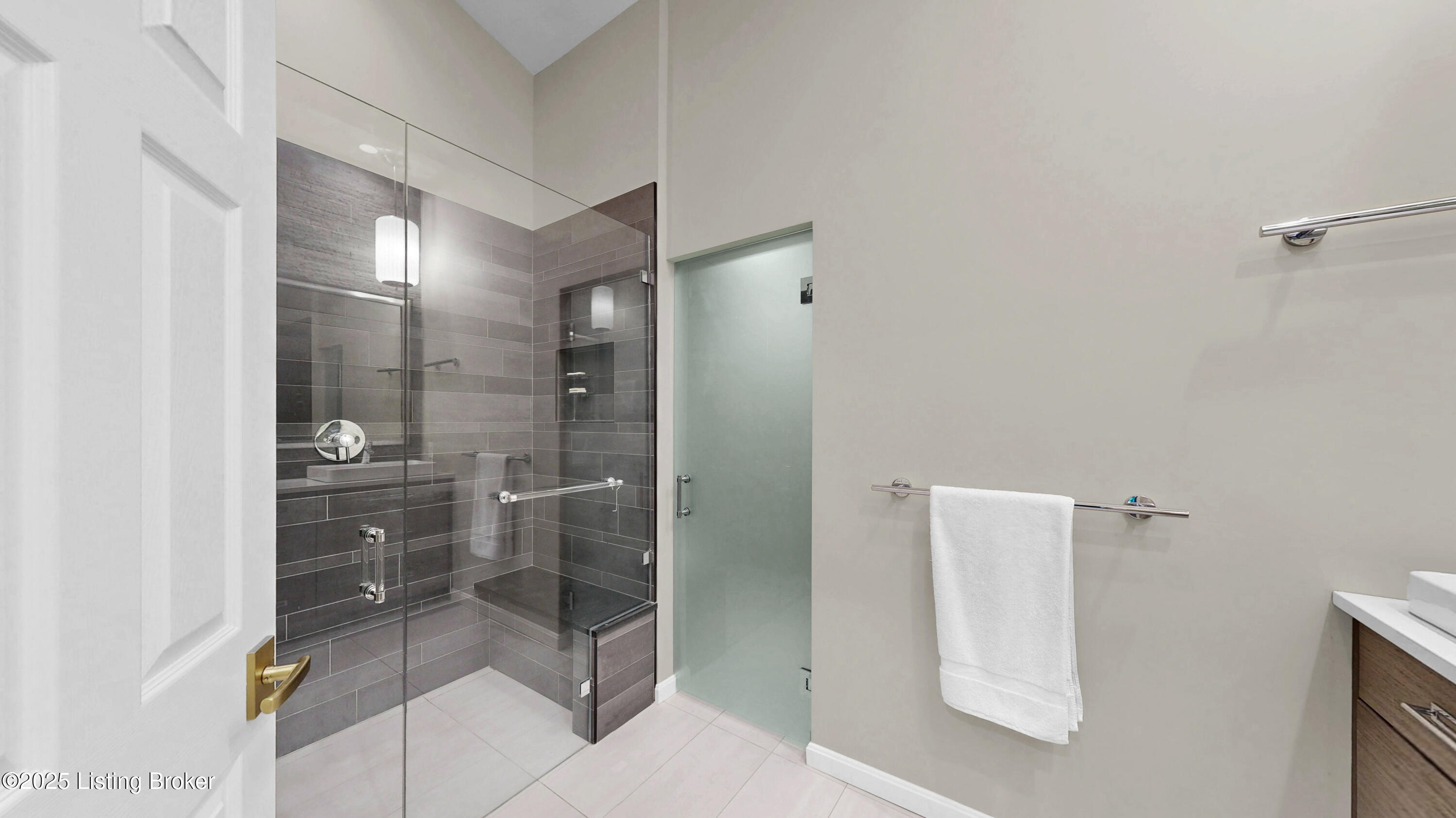 419 Village Lake Dr