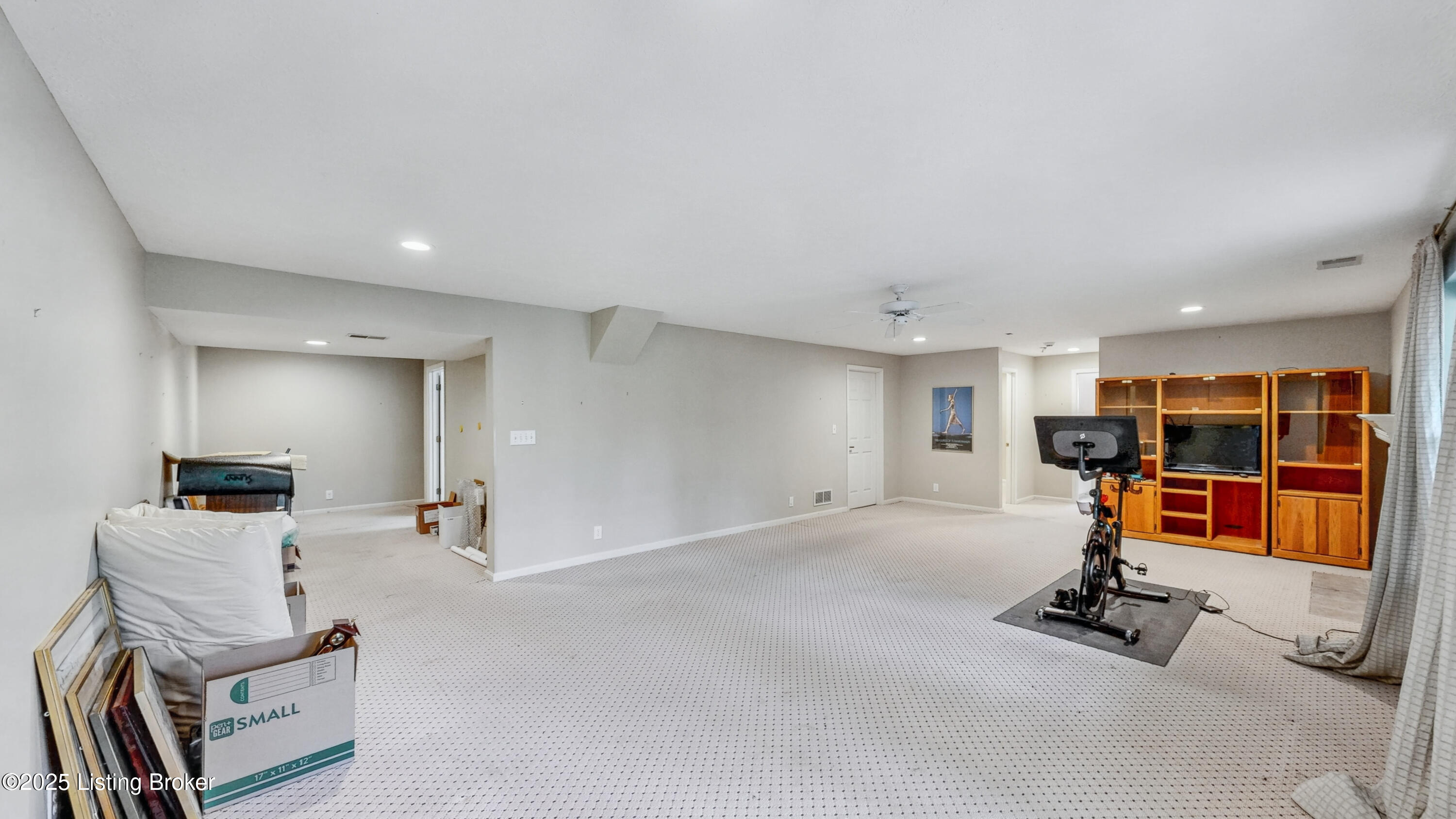 419 Village Lake Dr