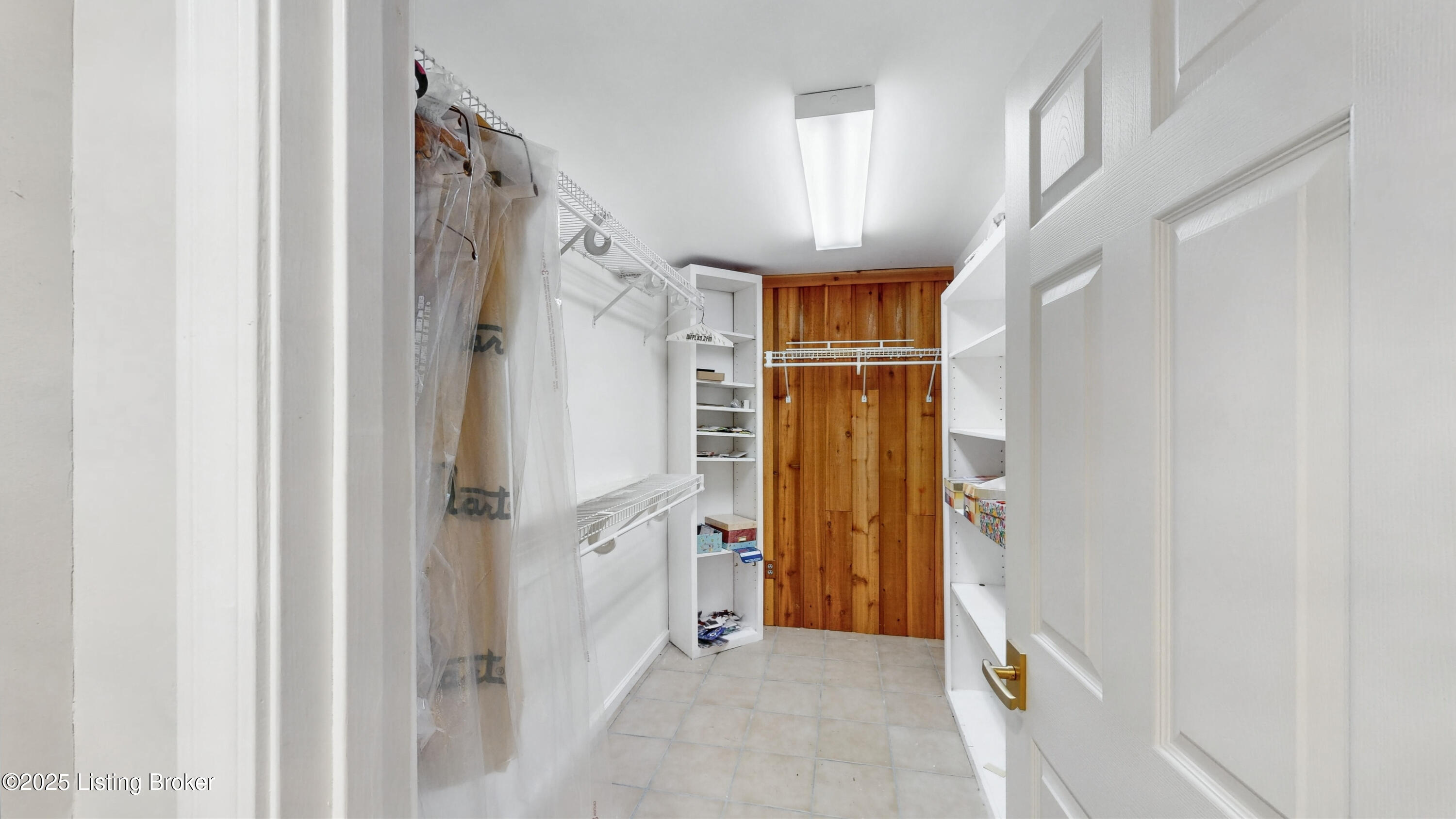 419 Village Lake Dr