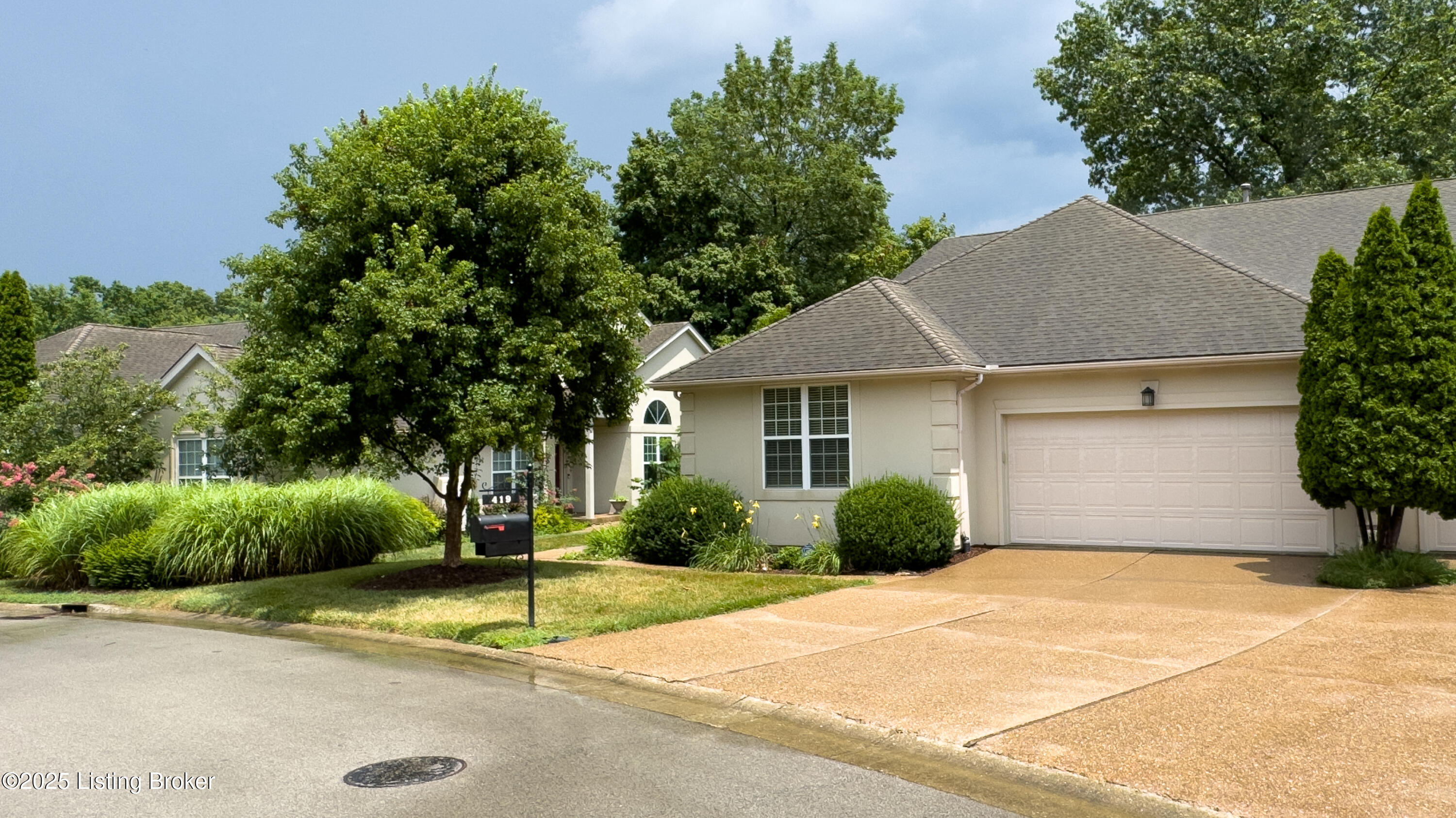 419 Village Lake Dr