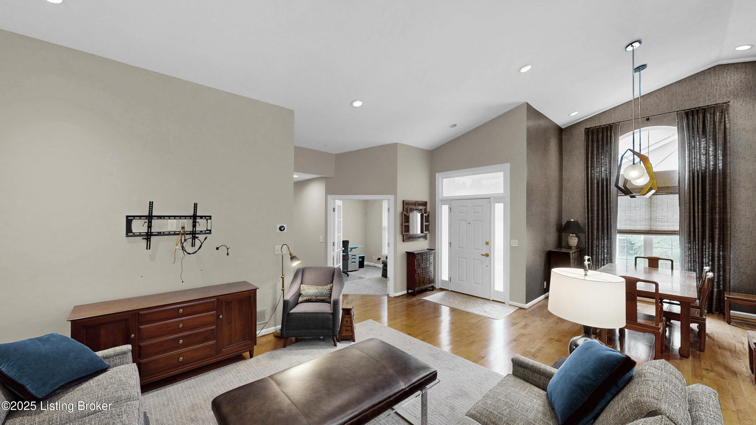 419 Village Lake Dr