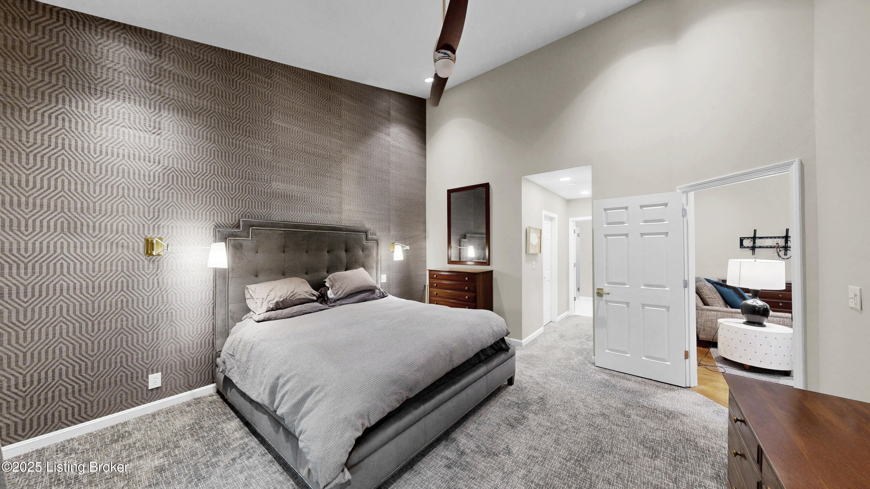 419 Village Lake Dr