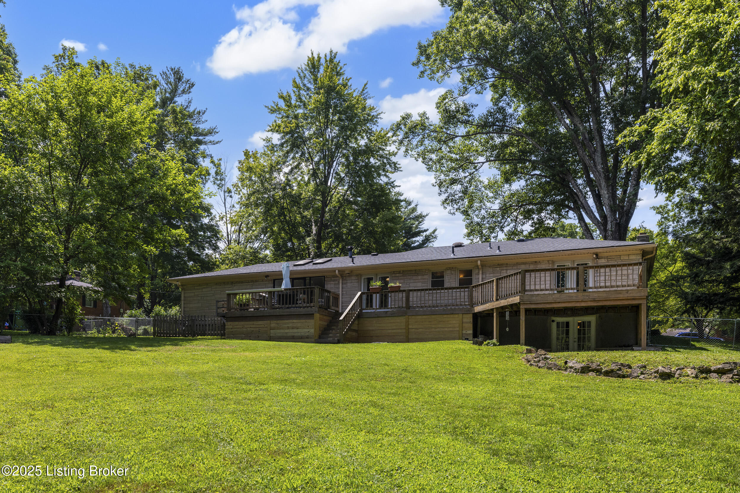 4221 Dolphin Rd