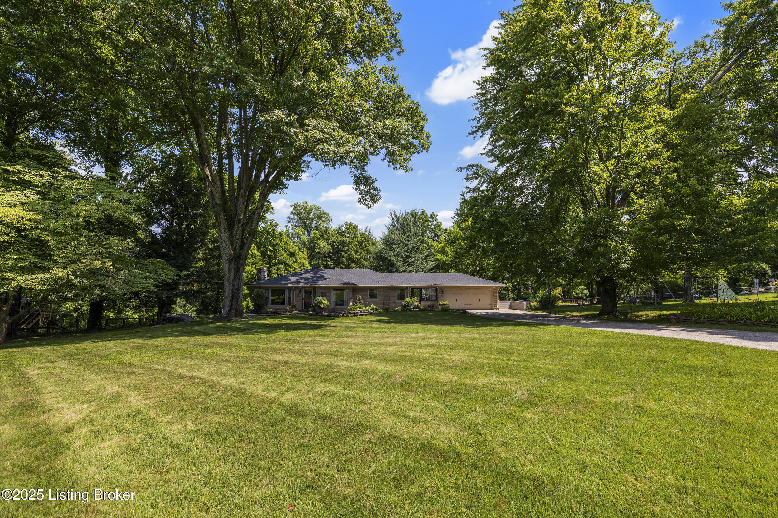 4221 Dolphin Rd