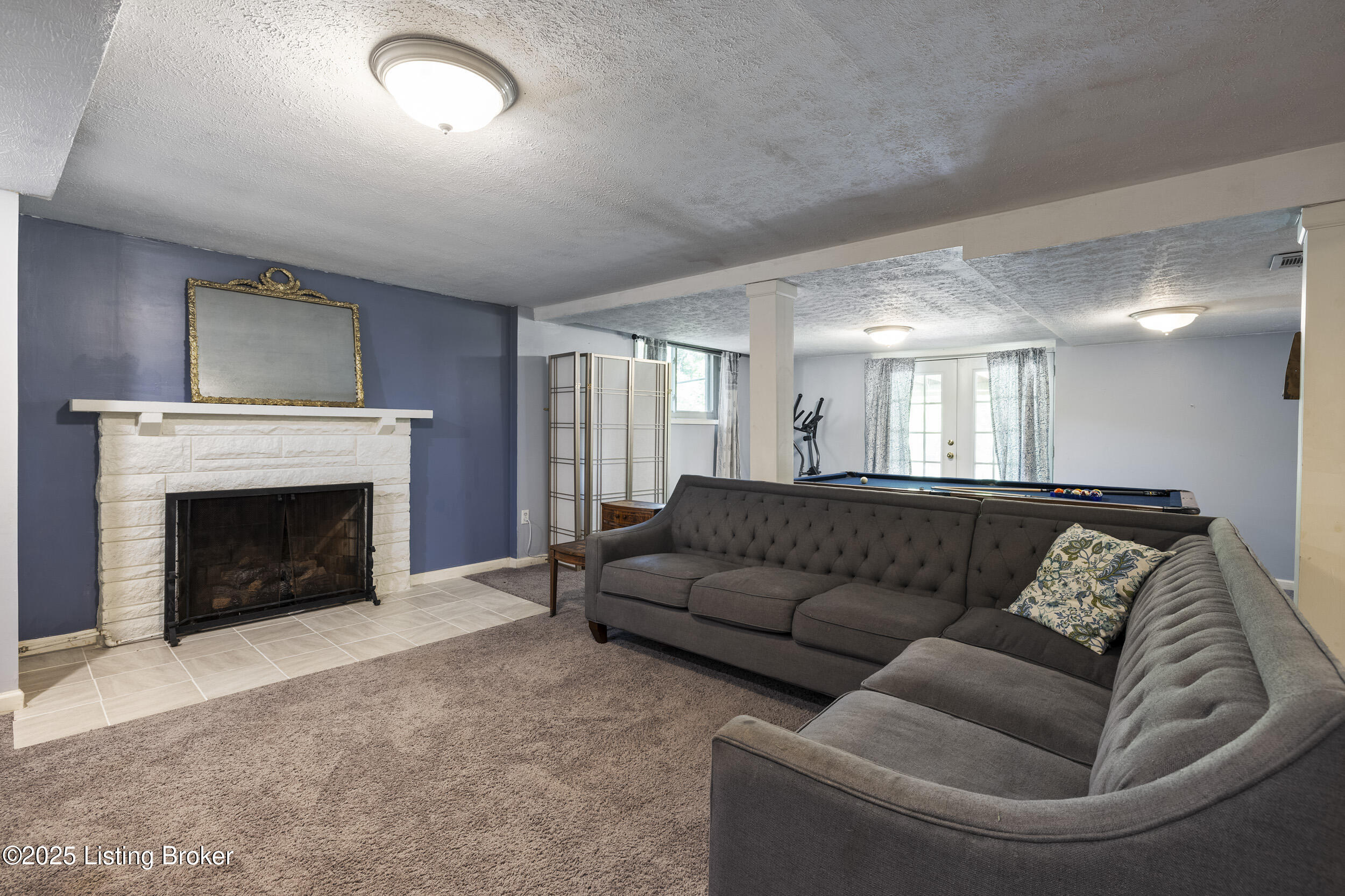 4221 Dolphin Rd