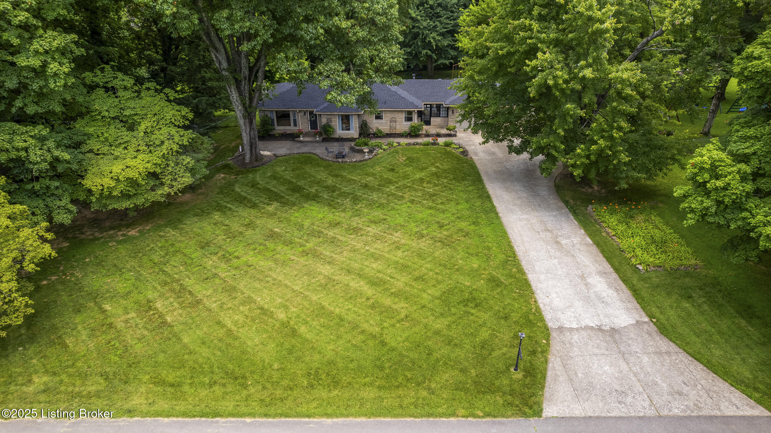 4221 Dolphin Rd