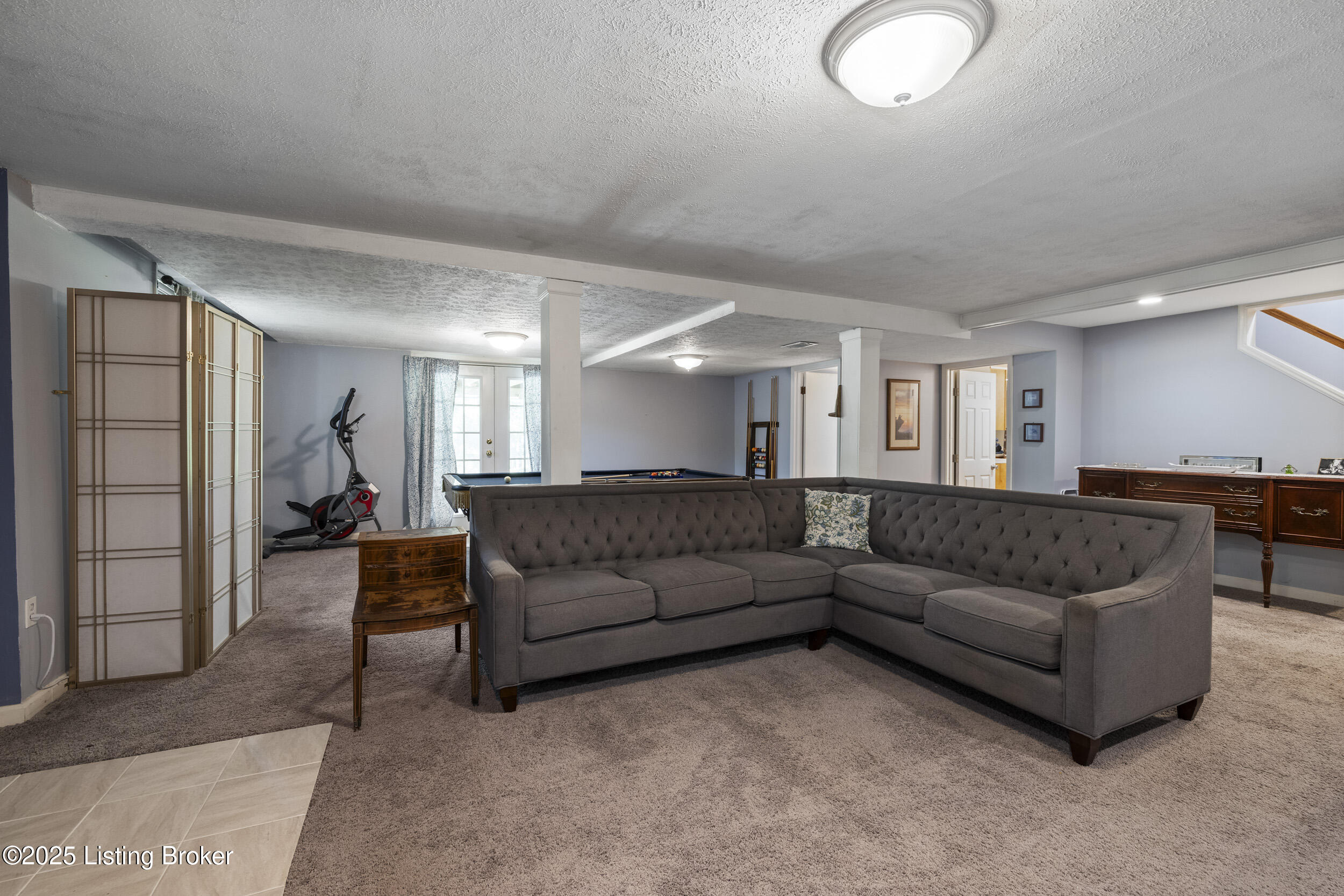 4221 Dolphin Rd