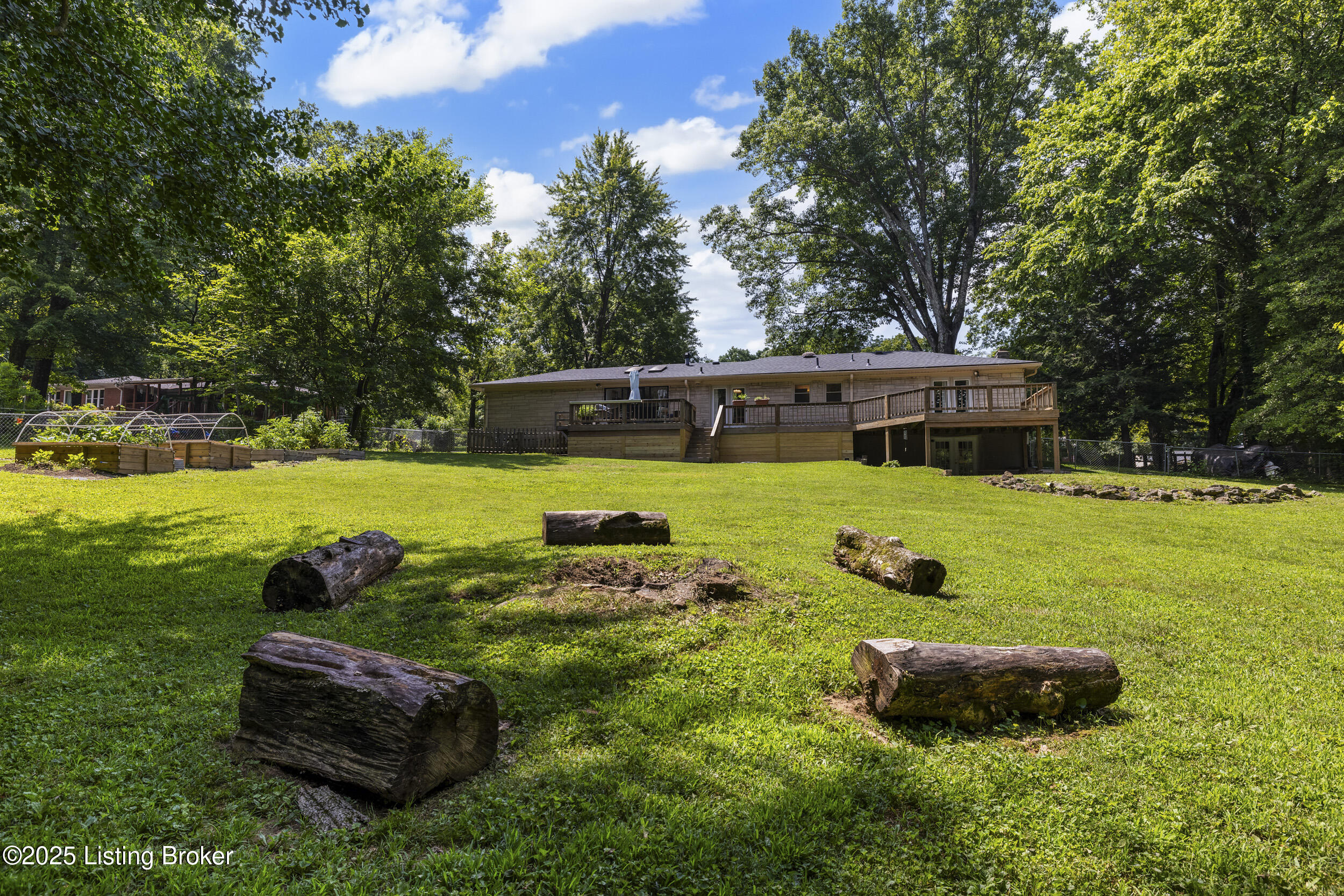 4221 Dolphin Rd