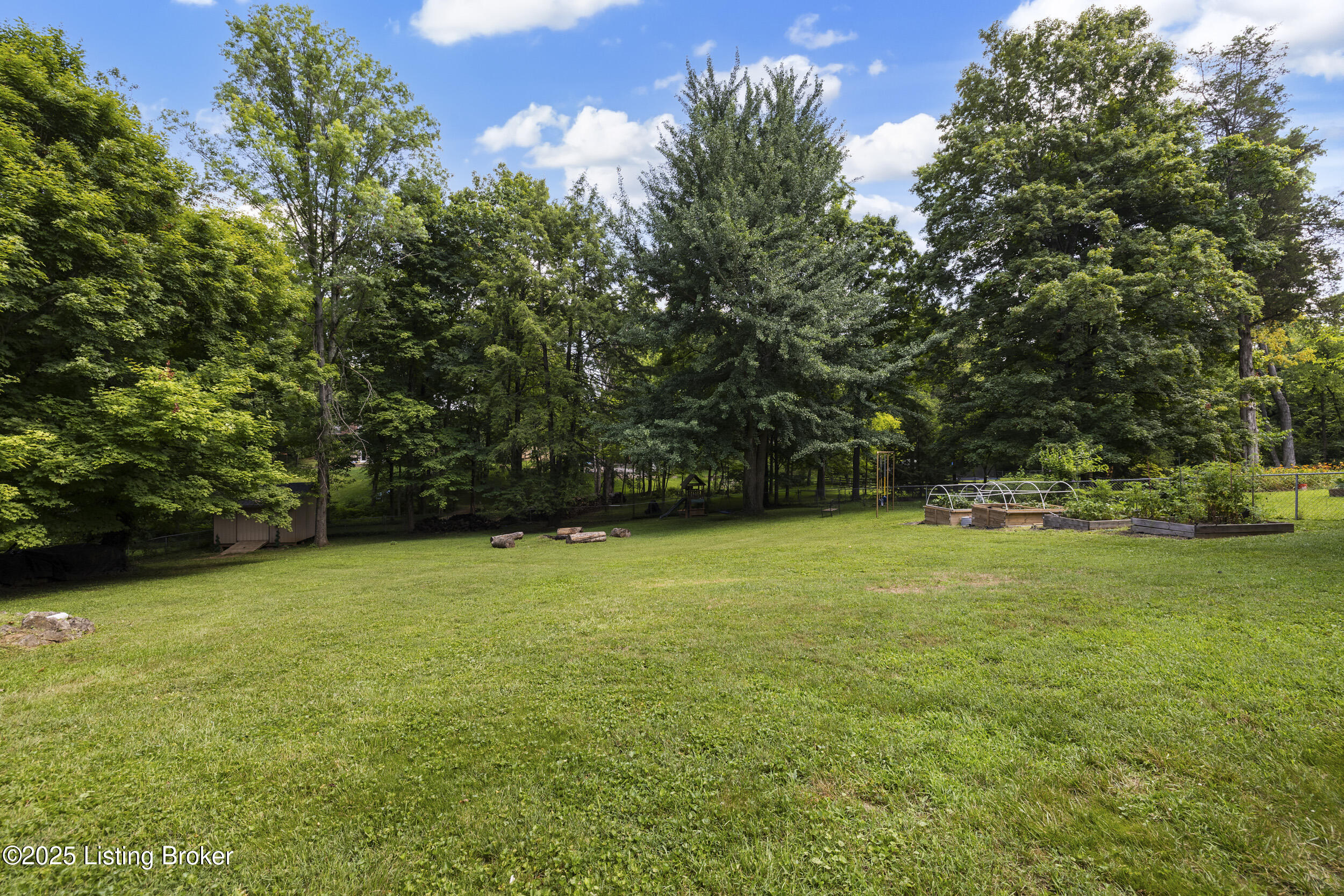 4221 Dolphin Rd