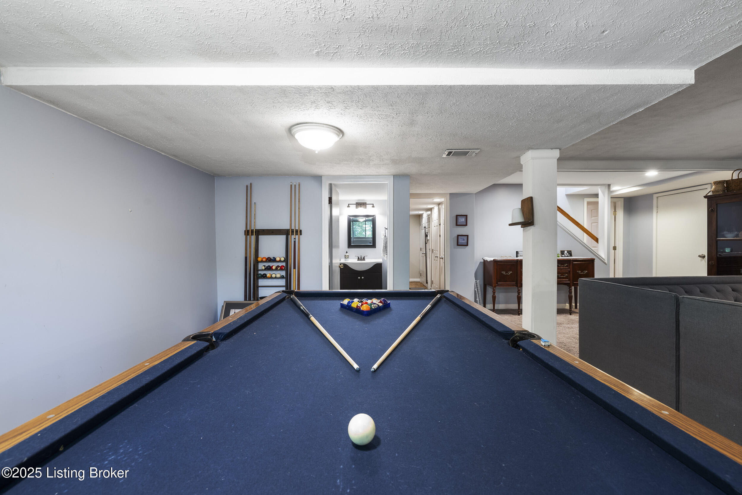 4221 Dolphin Rd