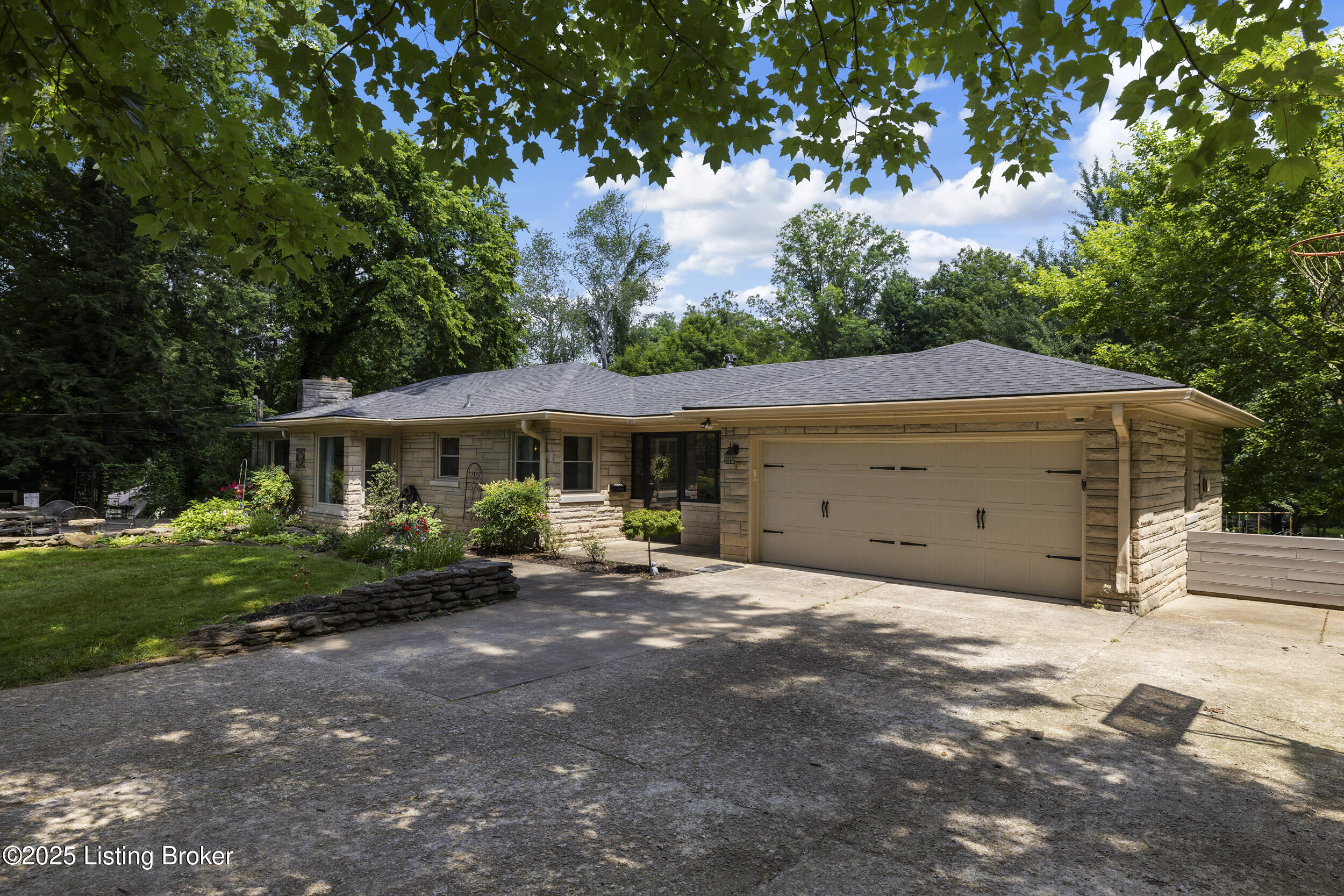 4221 Dolphin Rd