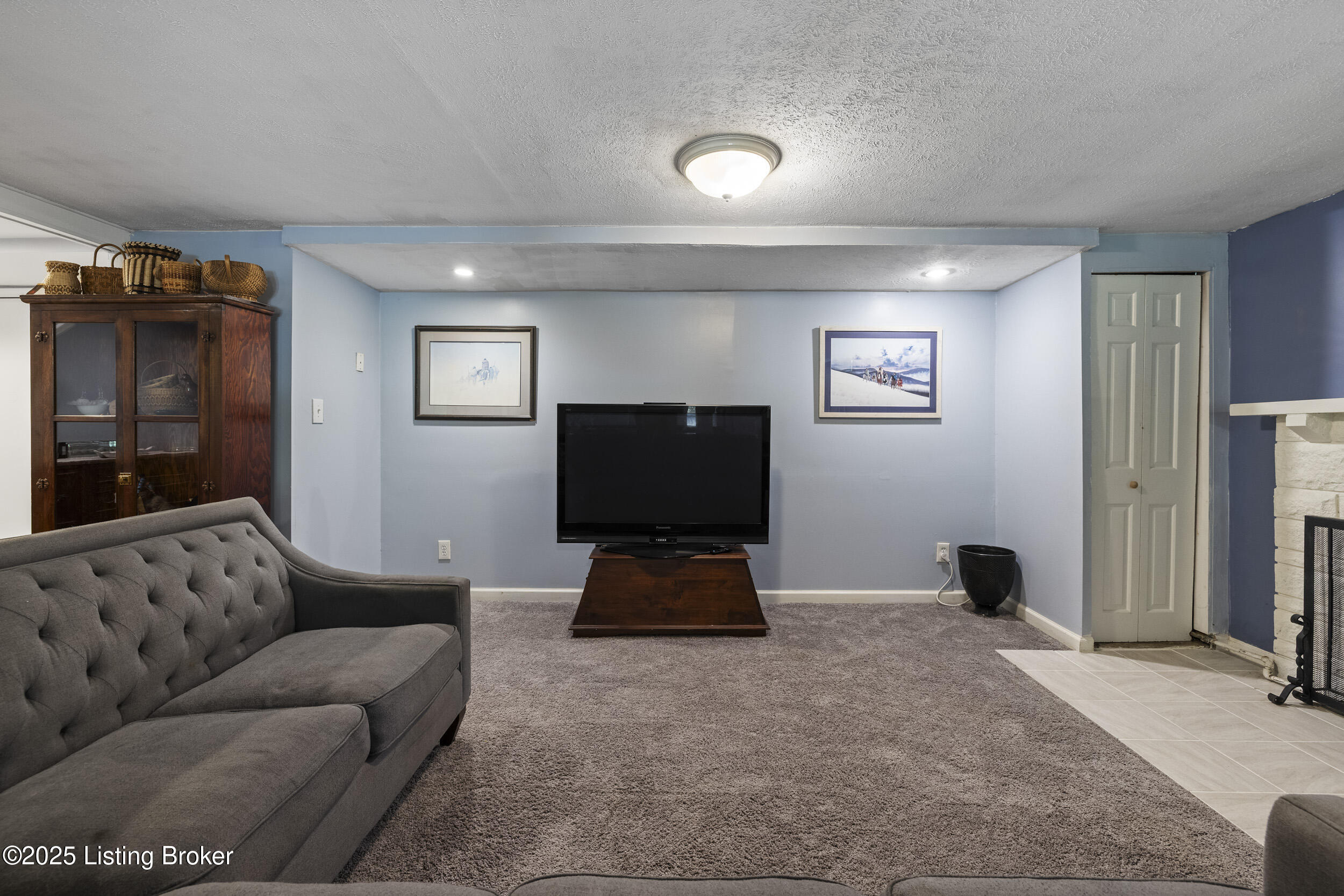 4221 Dolphin Rd