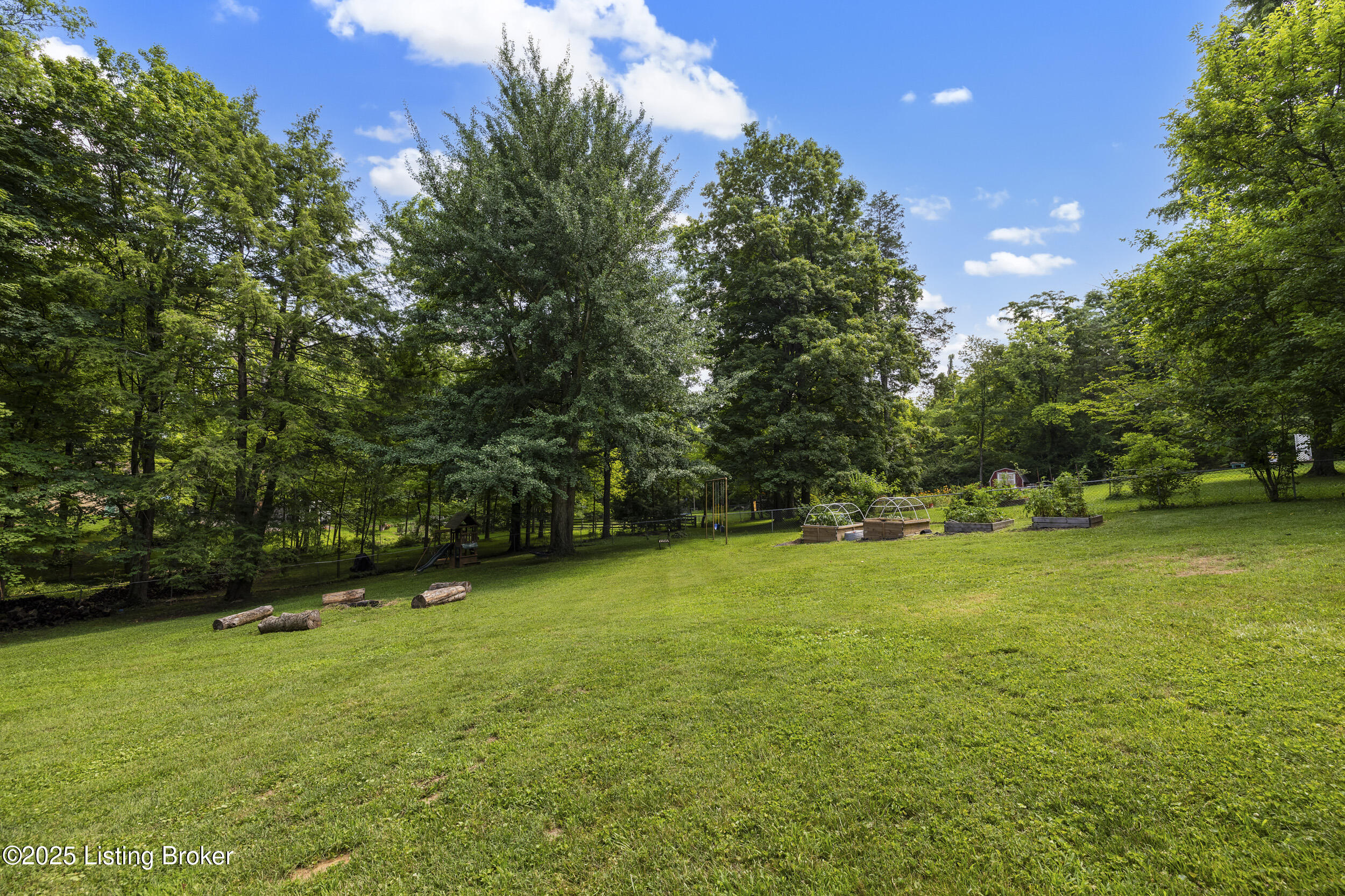 4221 Dolphin Rd