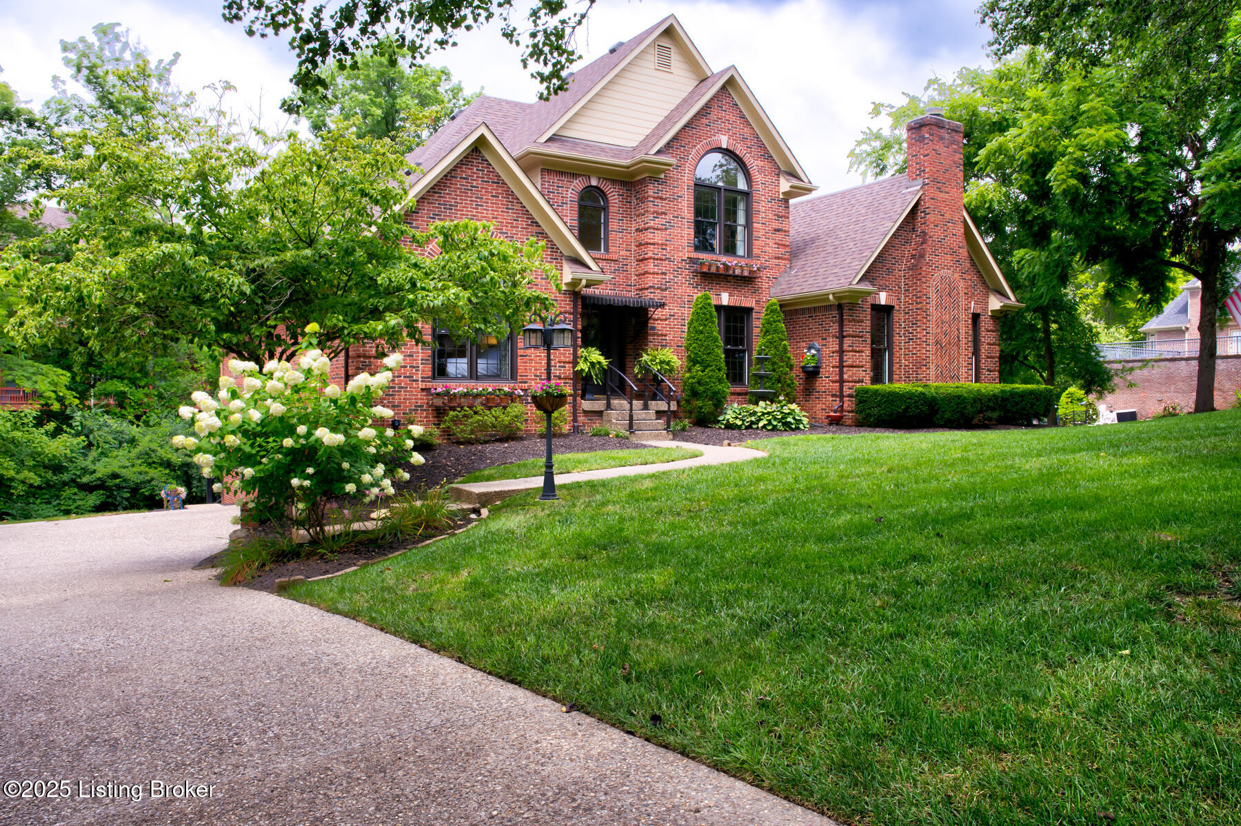 16801 Ash Glen Rd