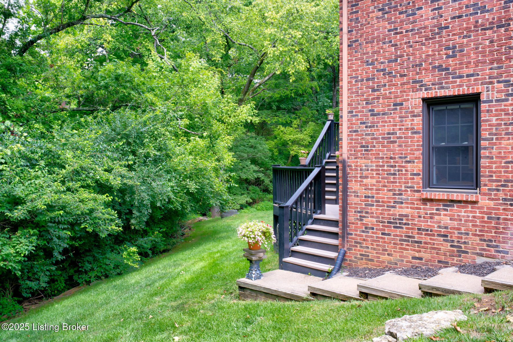16801 Ash Glen Rd