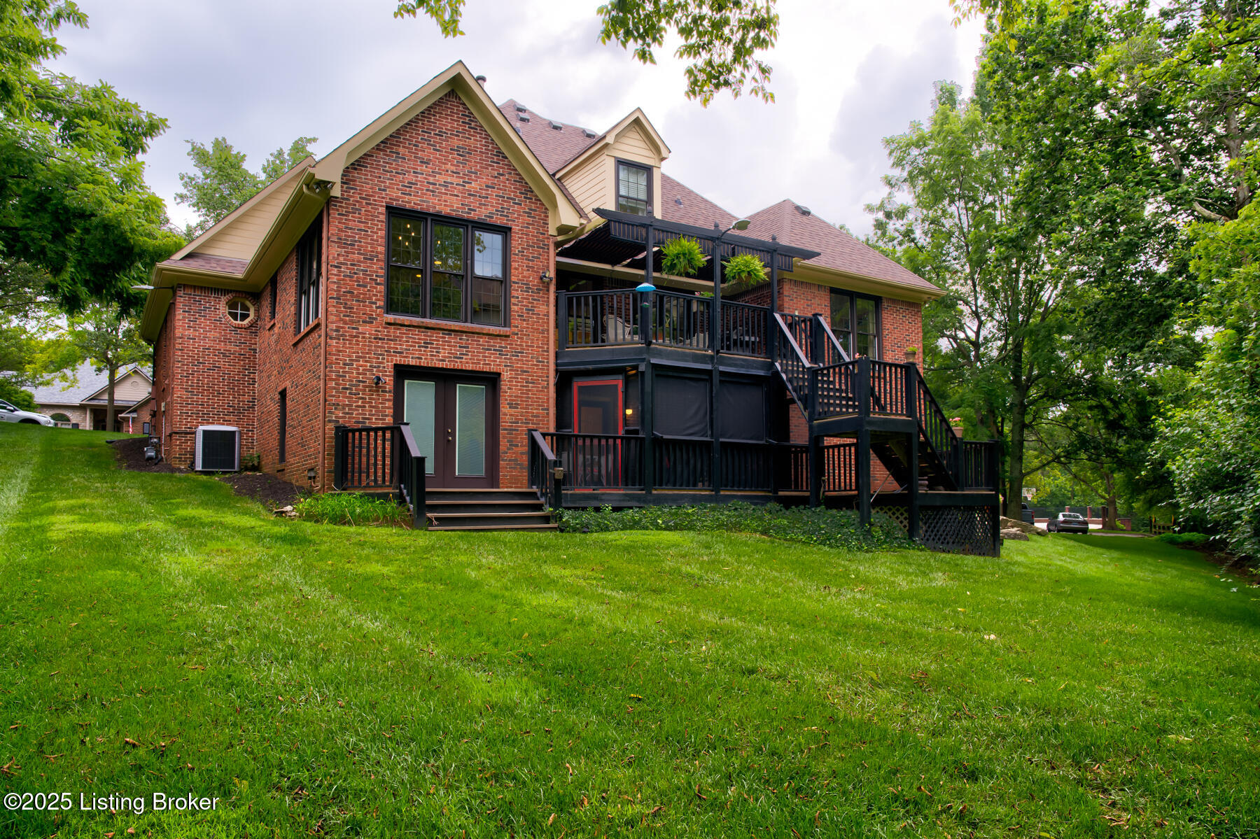 16801 Ash Glen Rd