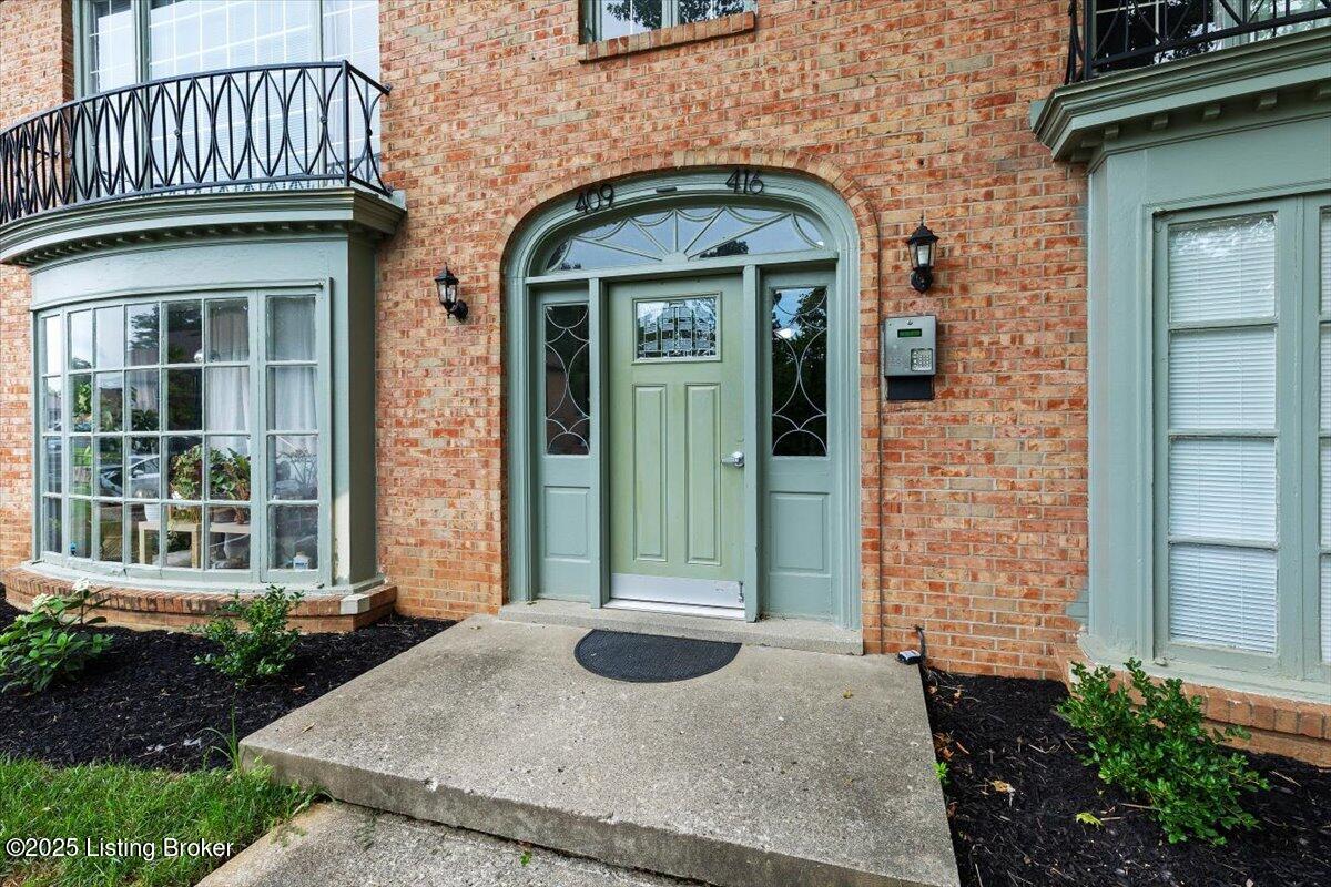 414 Highwood Dr