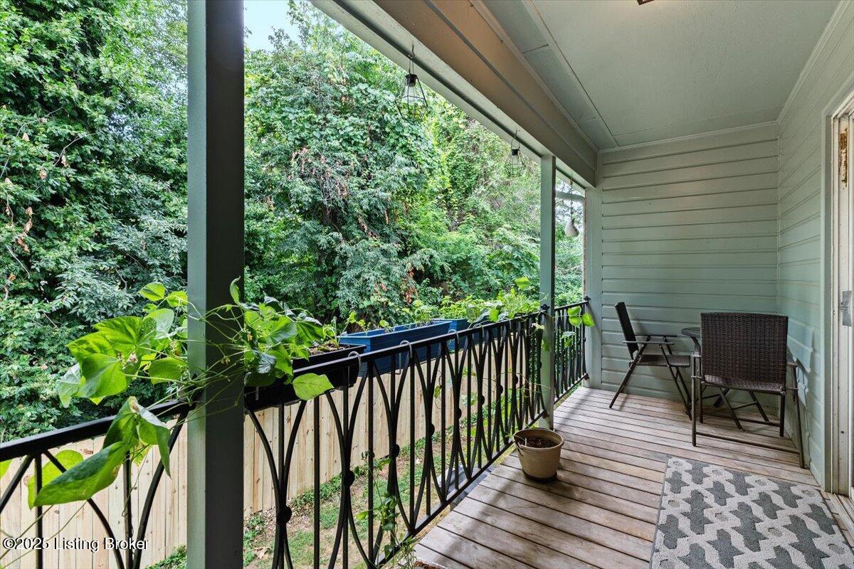 414 Highwood Dr