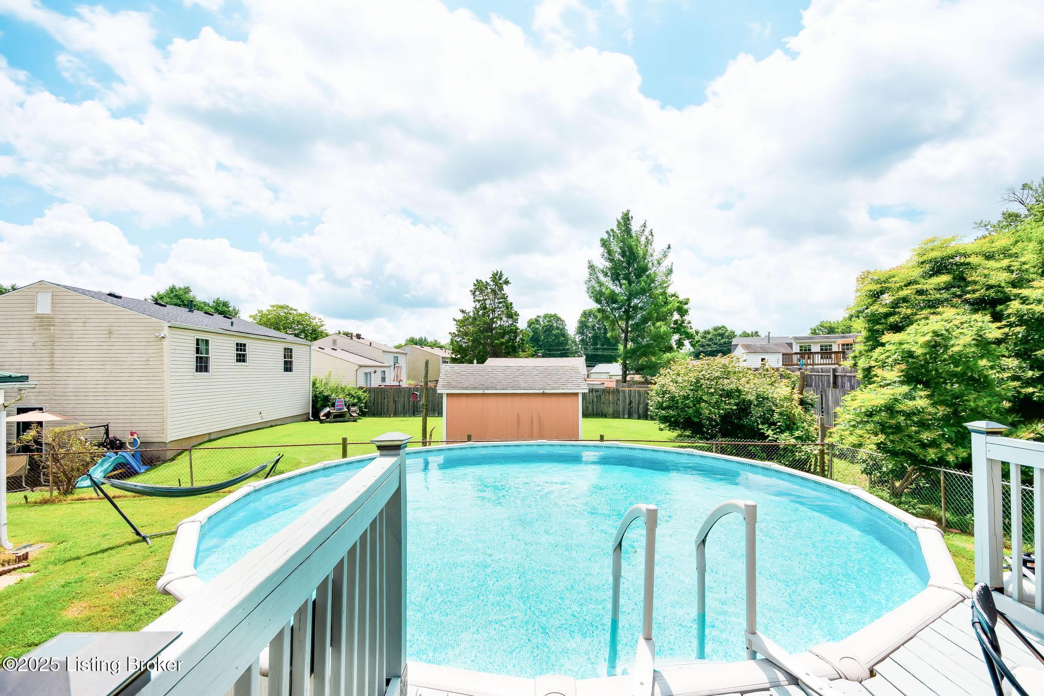 511 N Skyline Dr