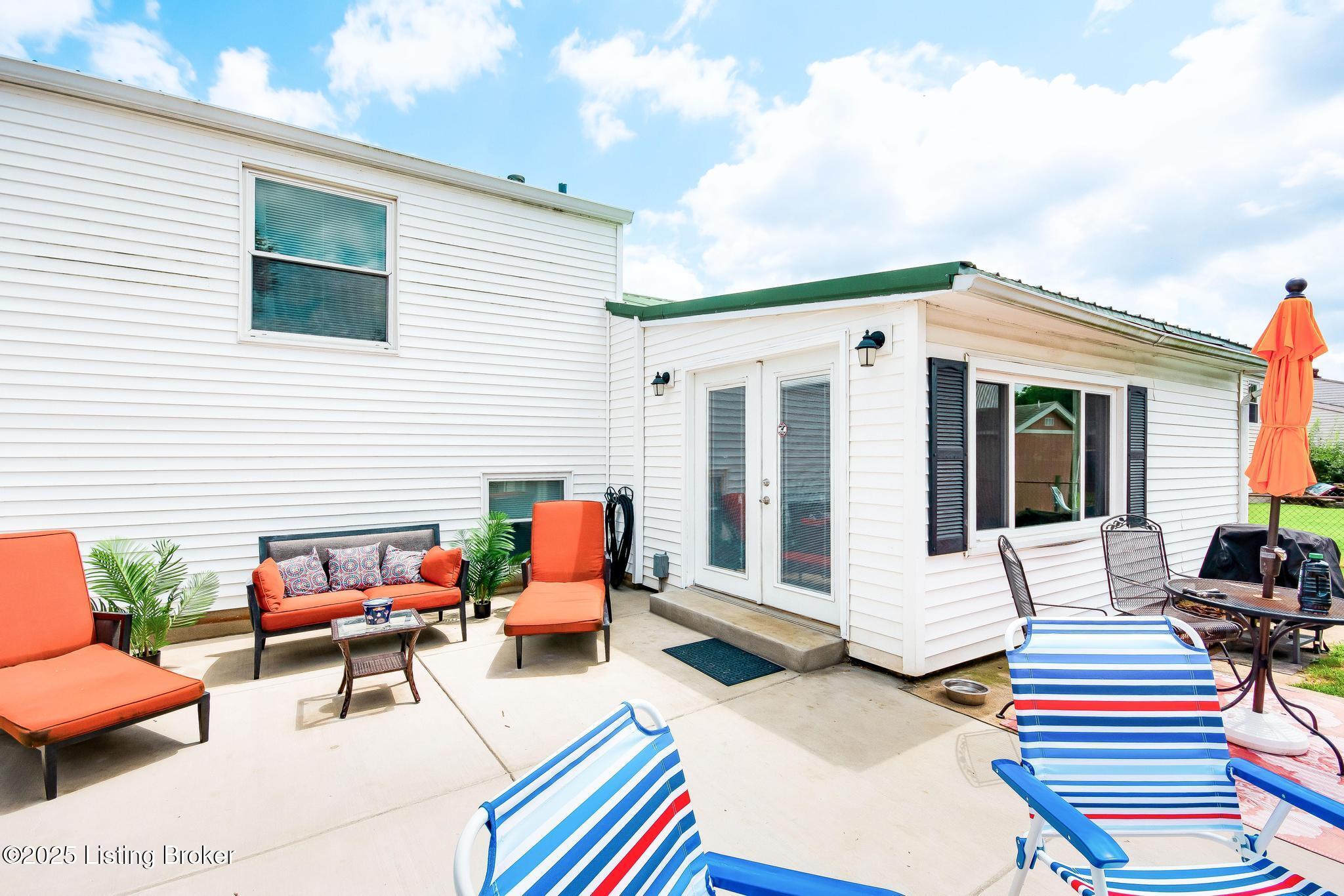511 N Skyline Dr