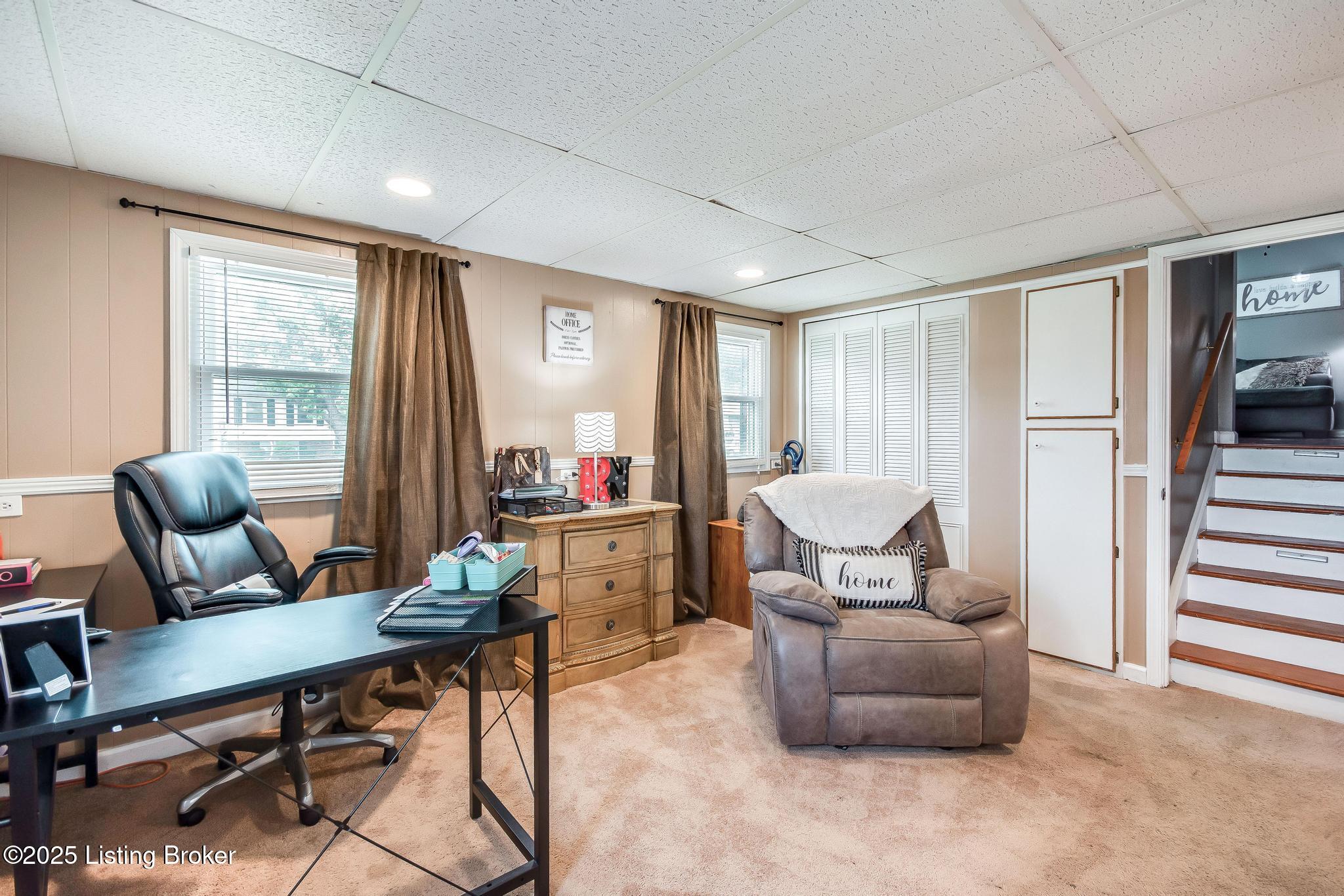 511 N Skyline Dr