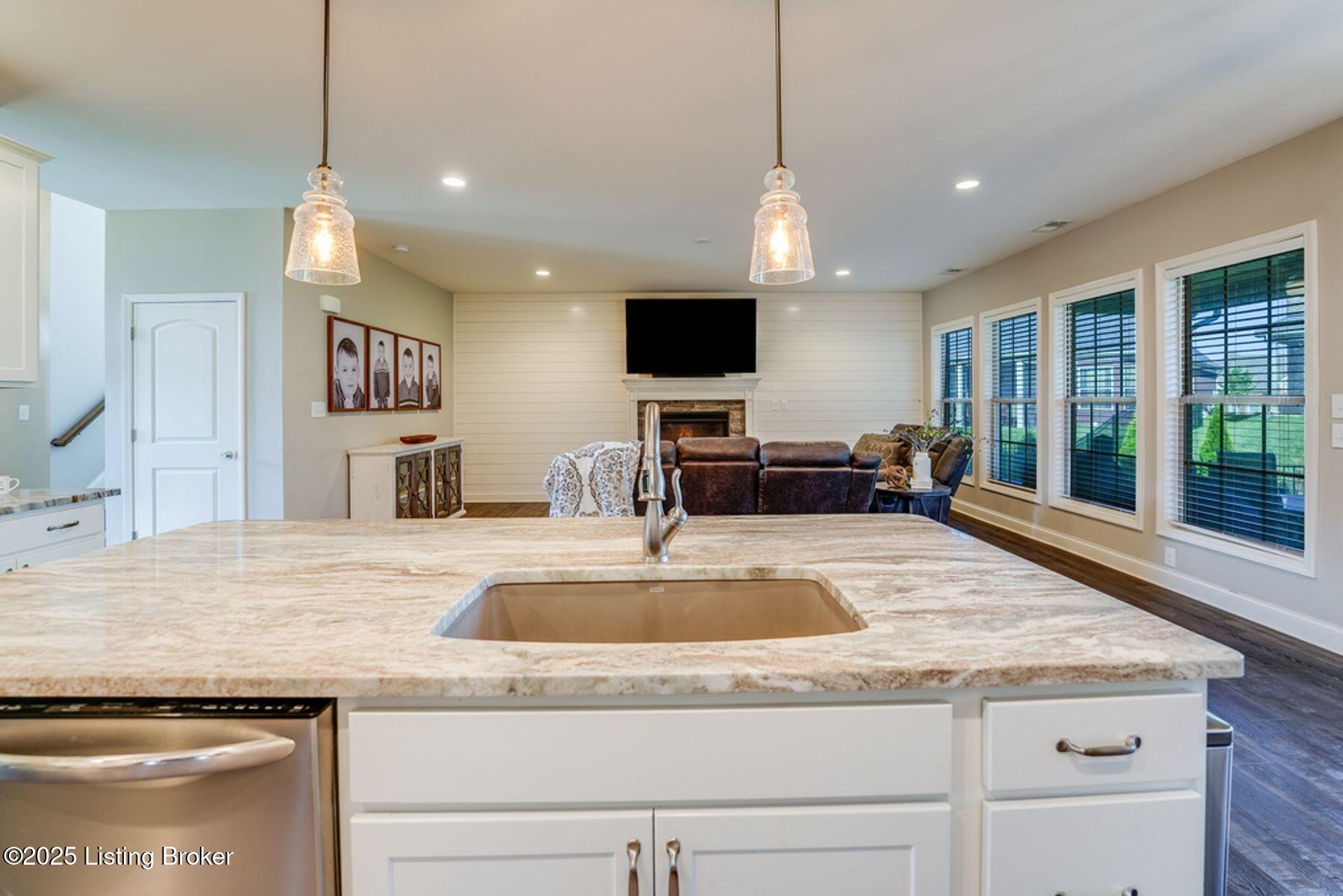 108 Charmwood Ct
