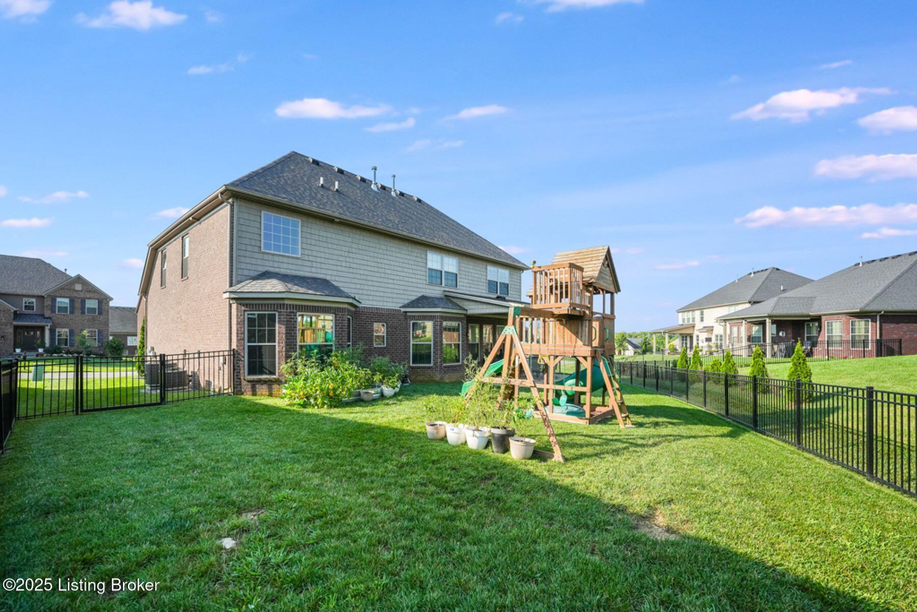 108 Charmwood Ct