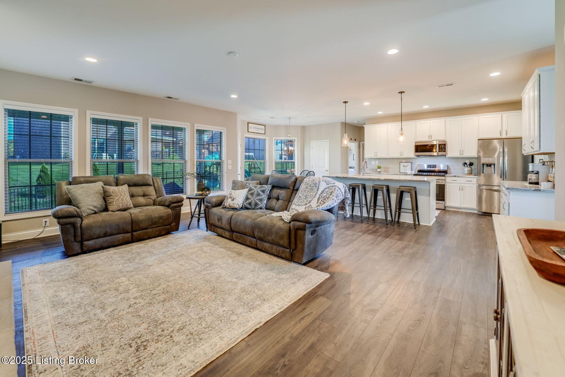 108 Charmwood Ct