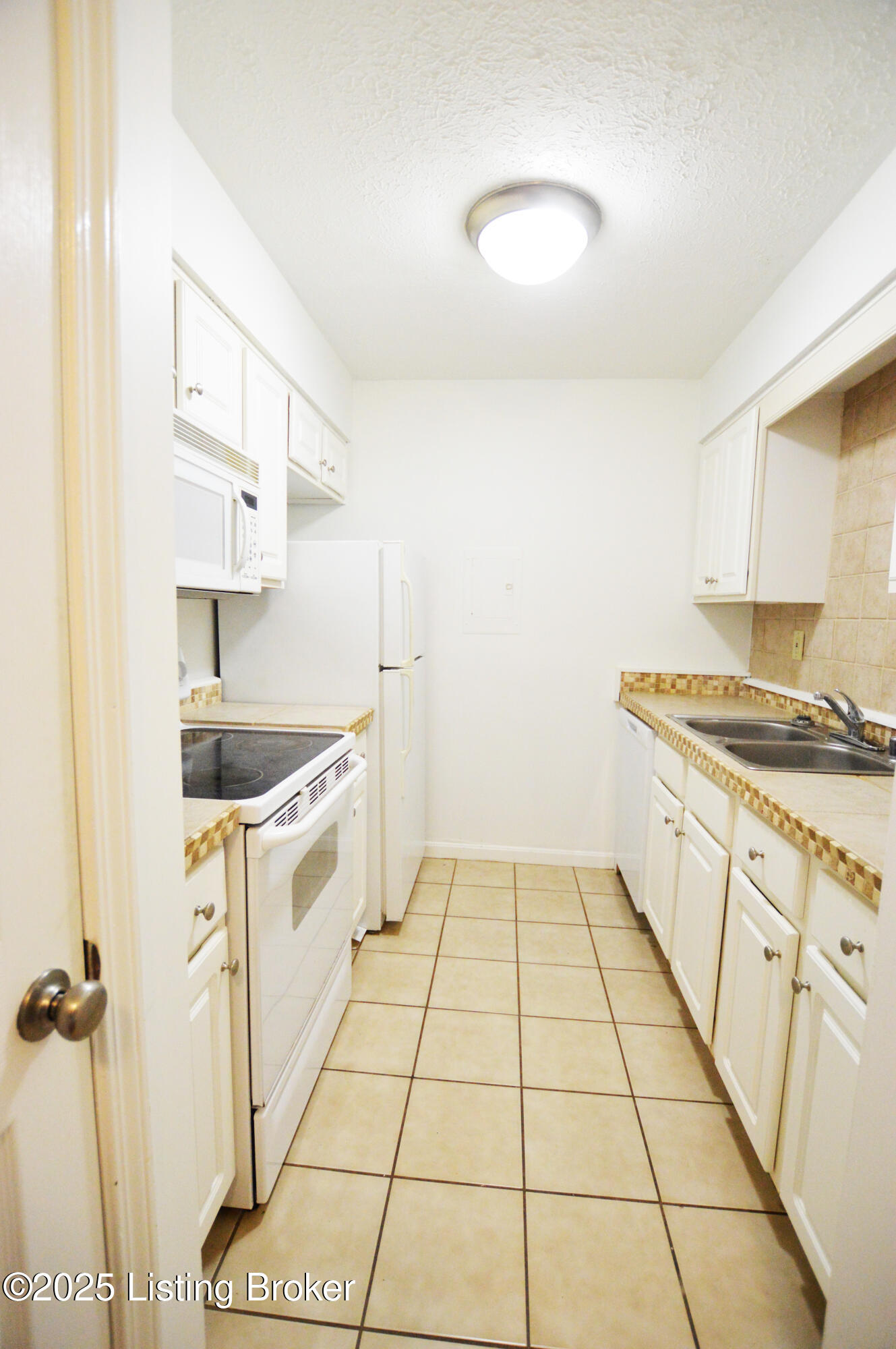 806 Lafontenay Ct