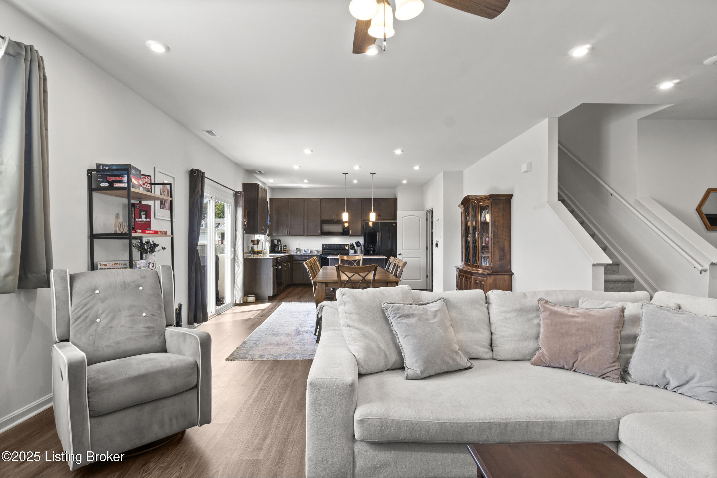 425 Vildana Way