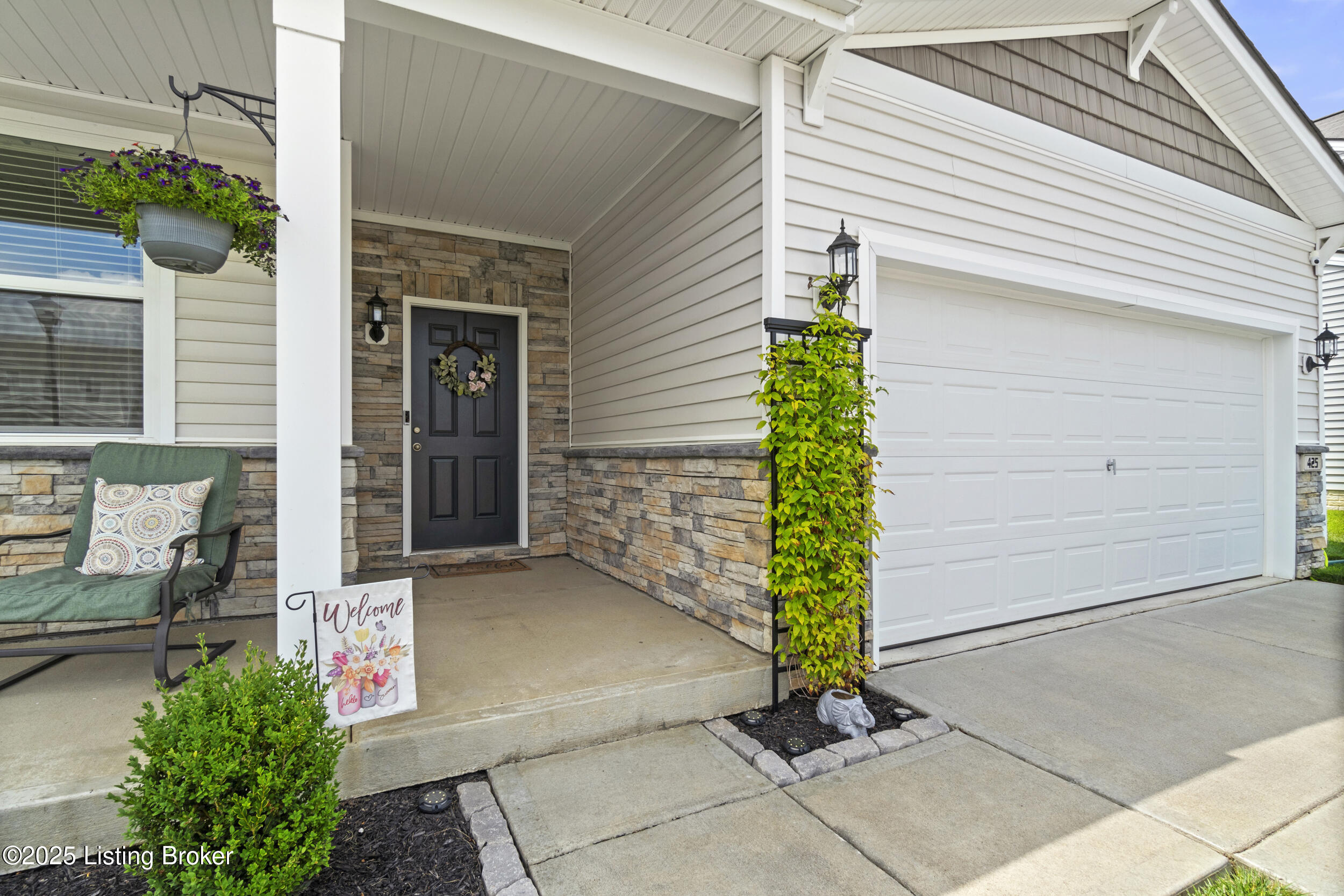 425 Vildana Way