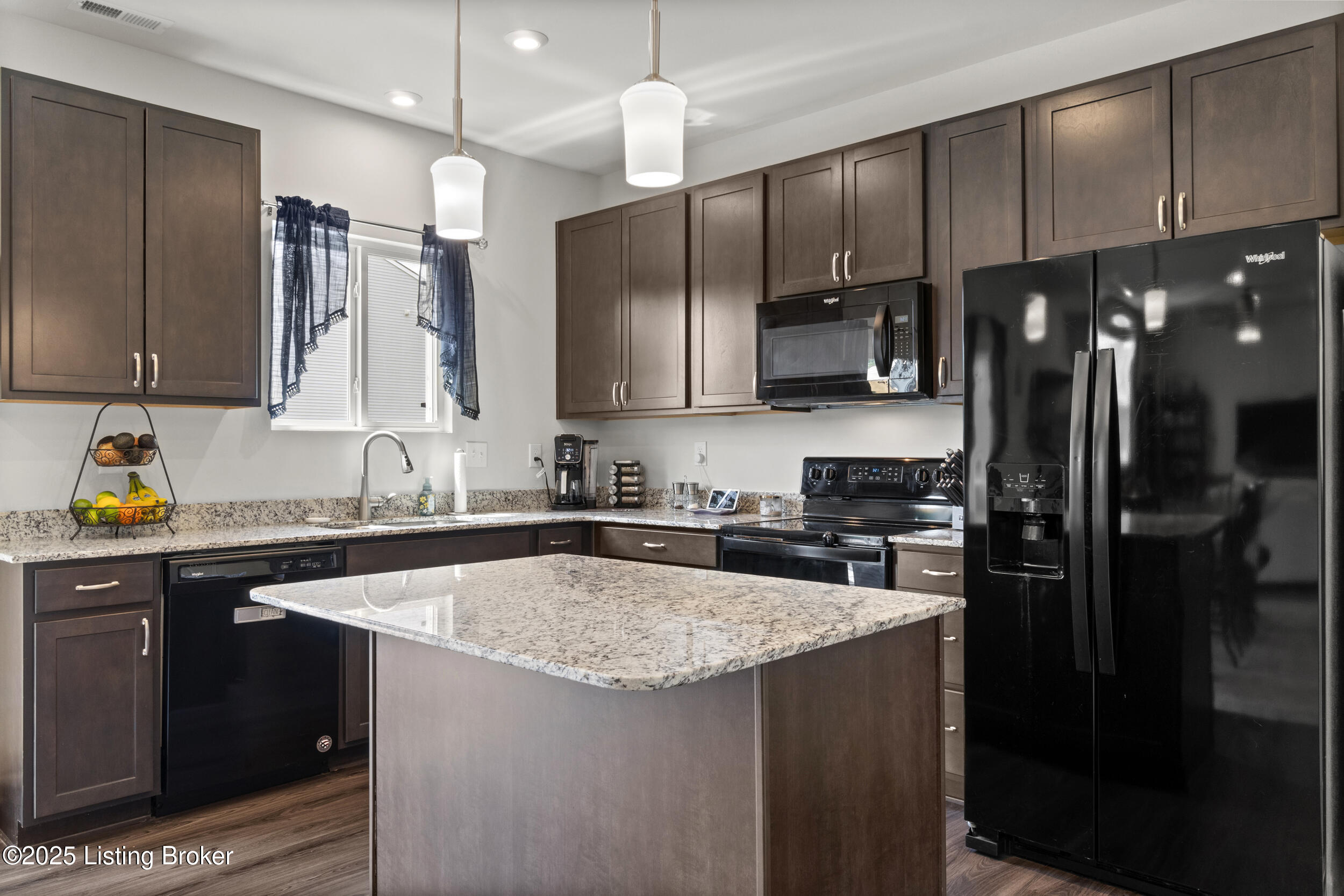 425 Vildana Way