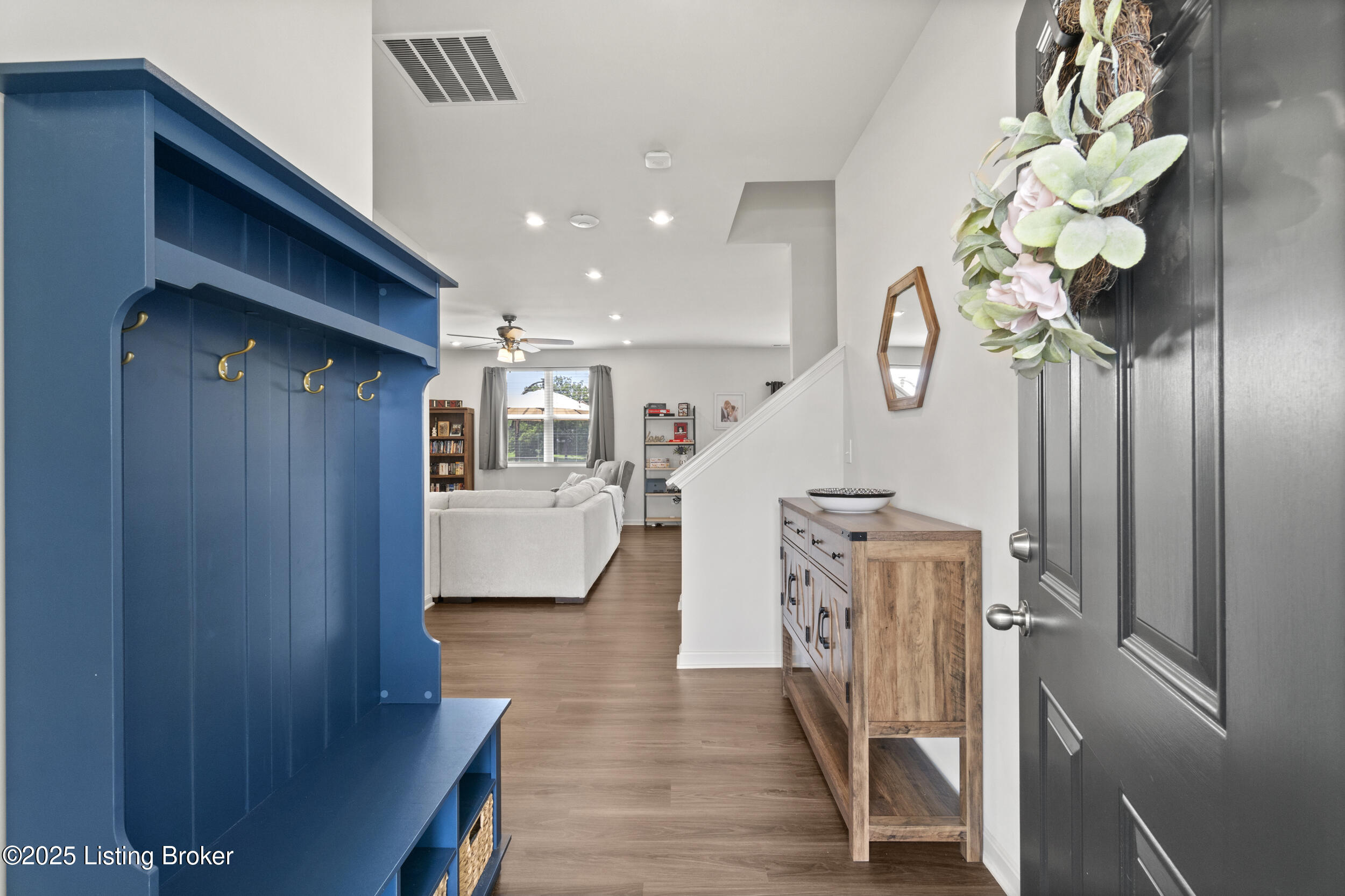 425 Vildana Way