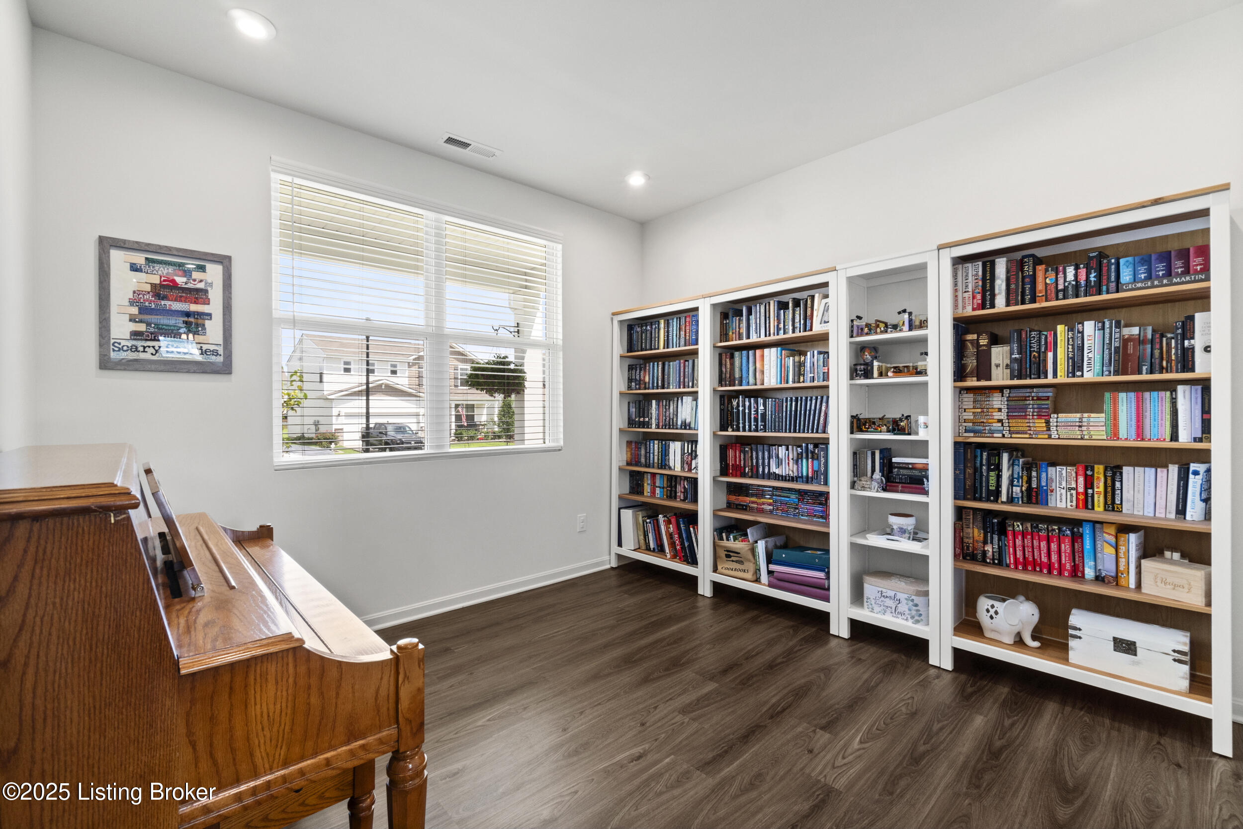 425 Vildana Way