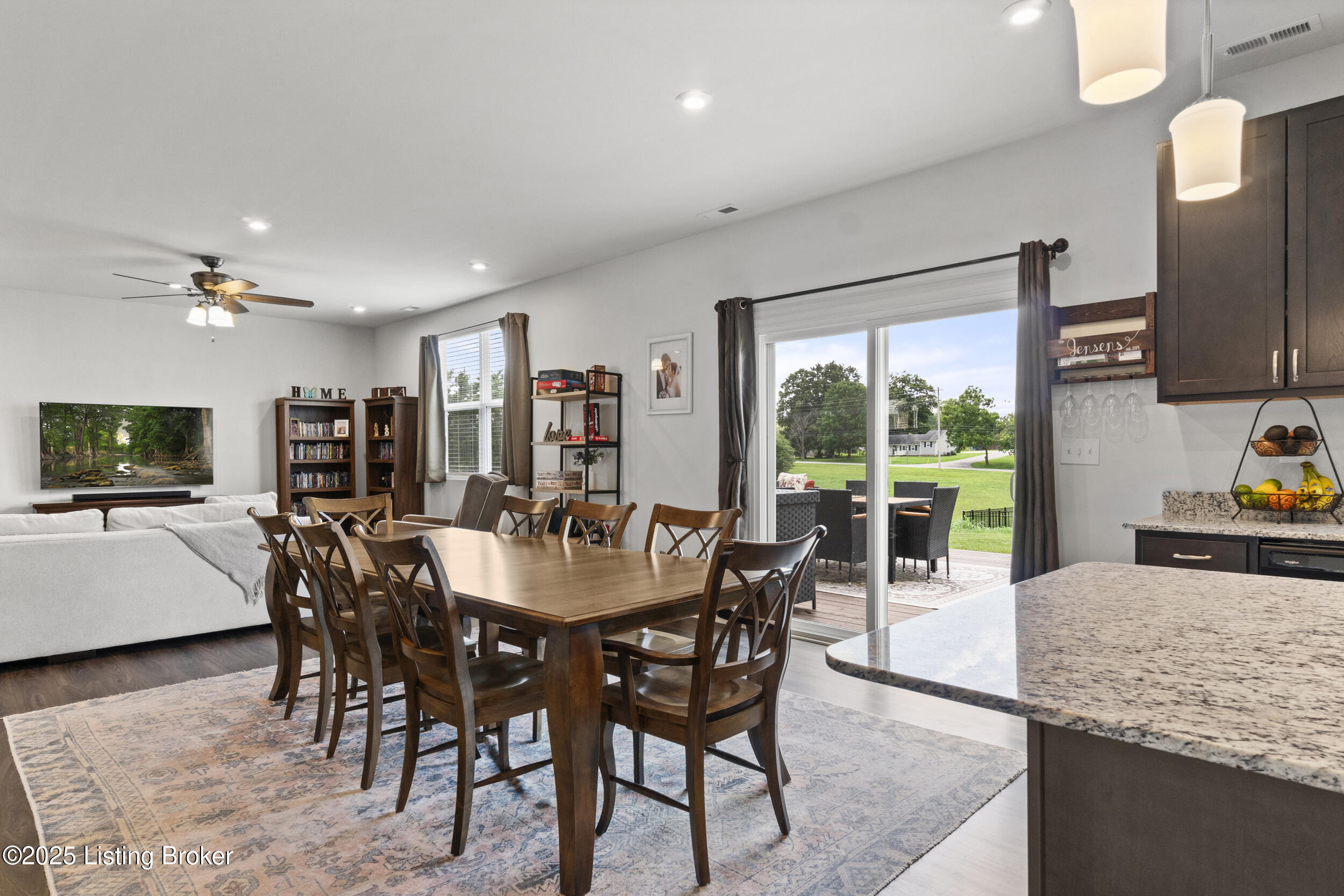 425 Vildana Way
