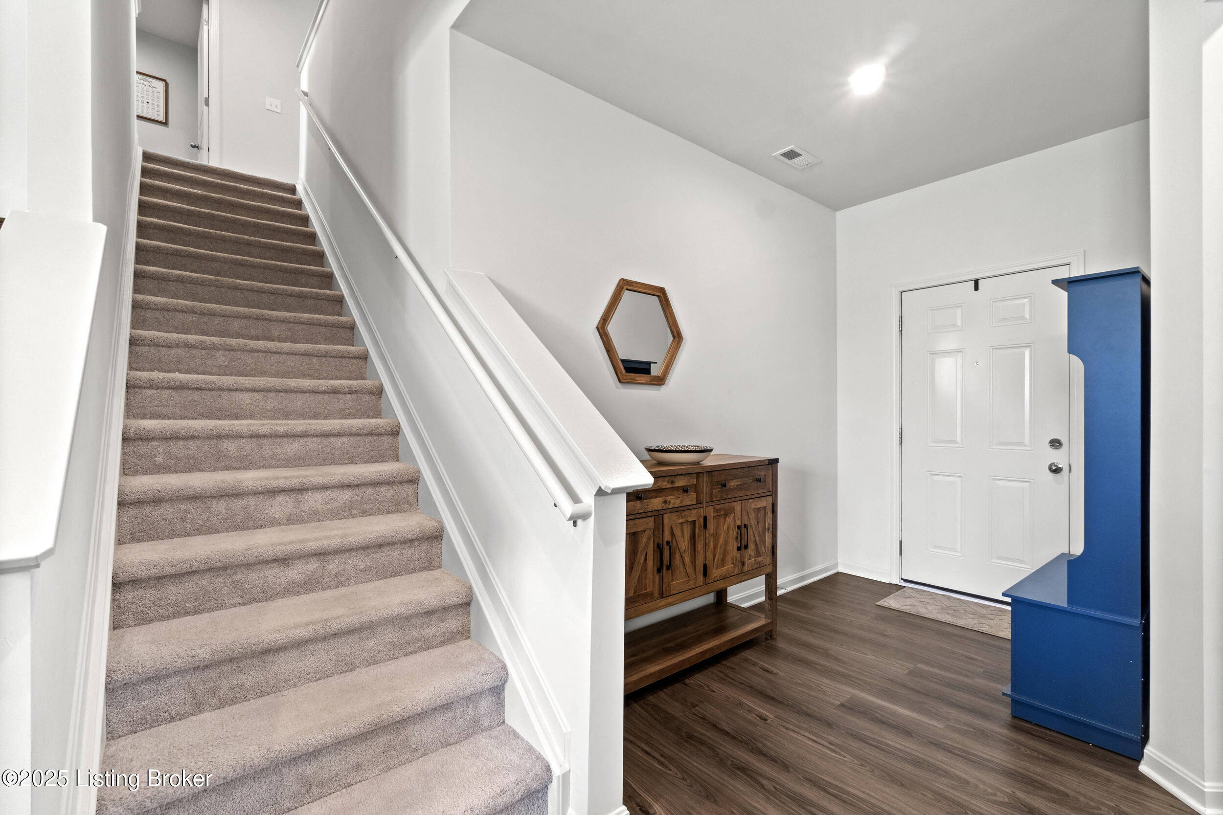 425 Vildana Way