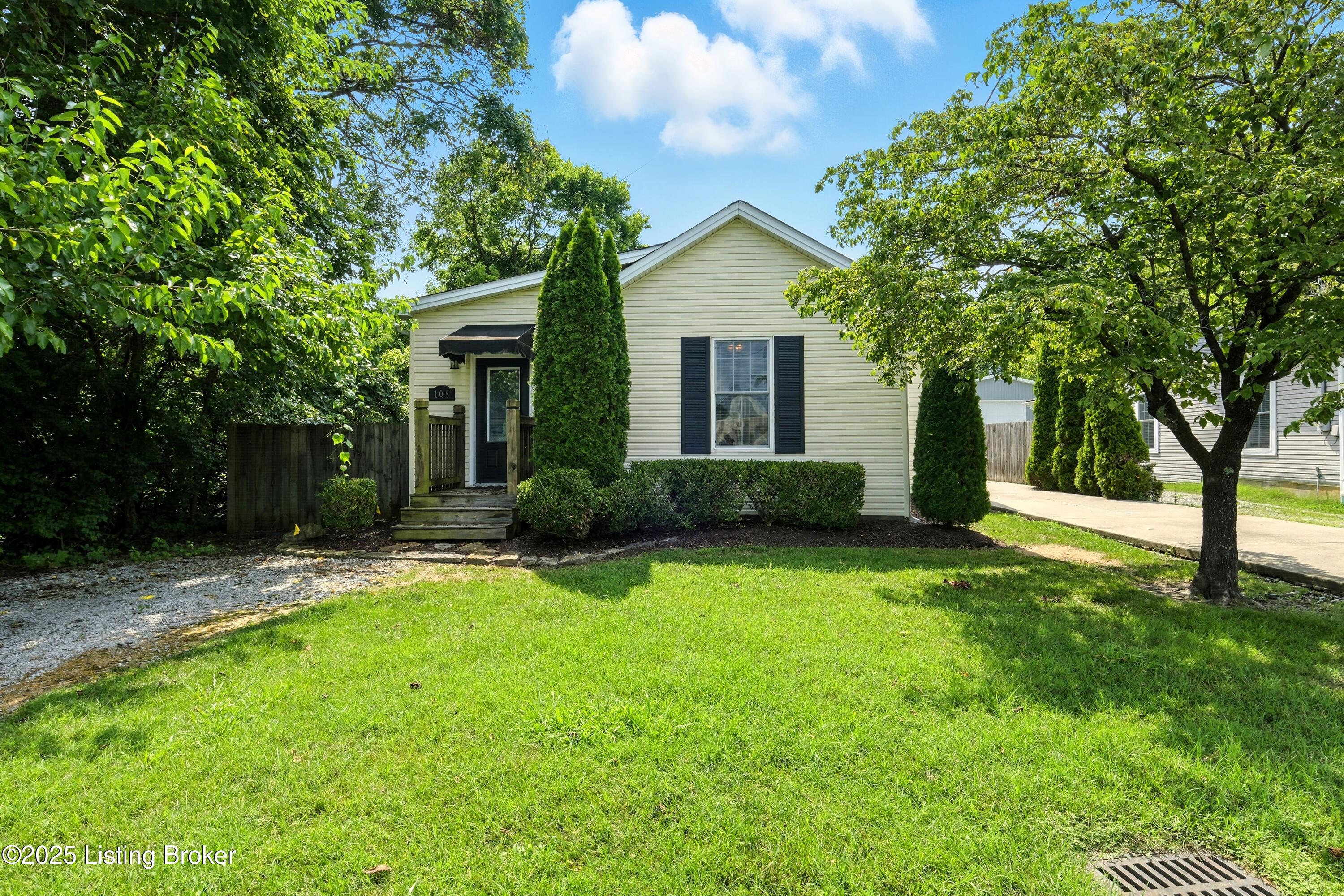 108 Evergreen Rd
