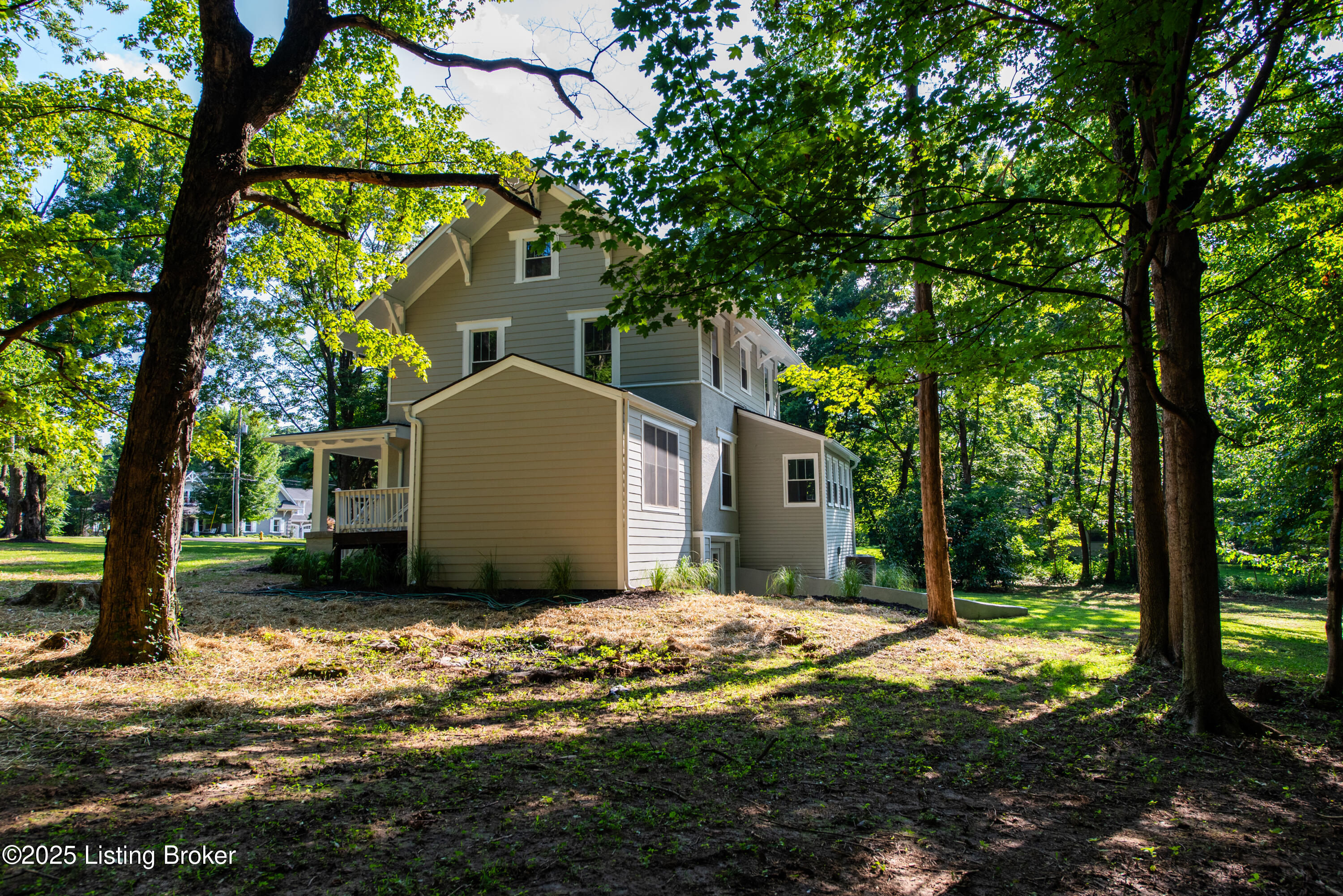 4100 Altawood Ct